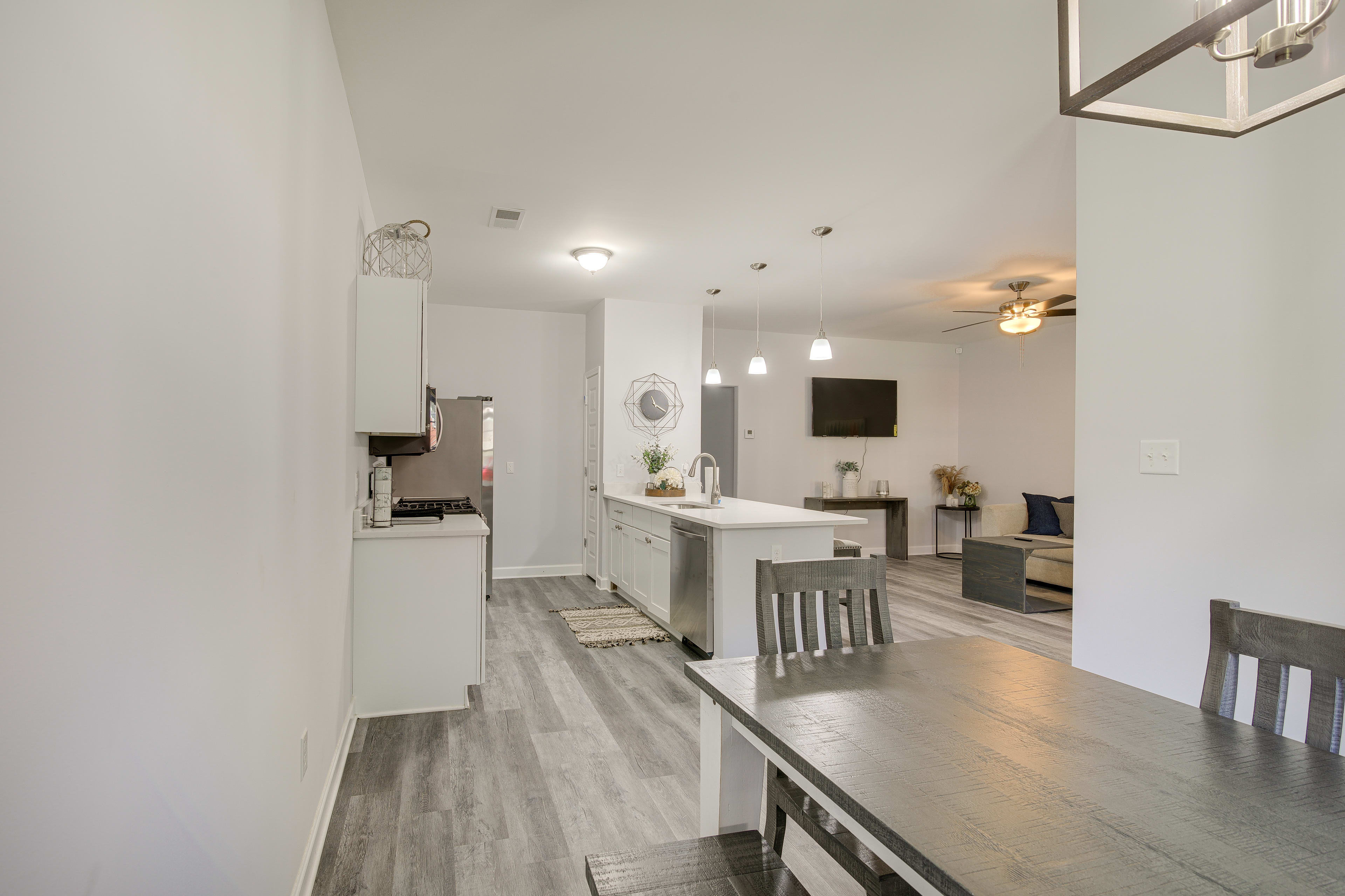 Dining Room | Dishware & Flatware Provided