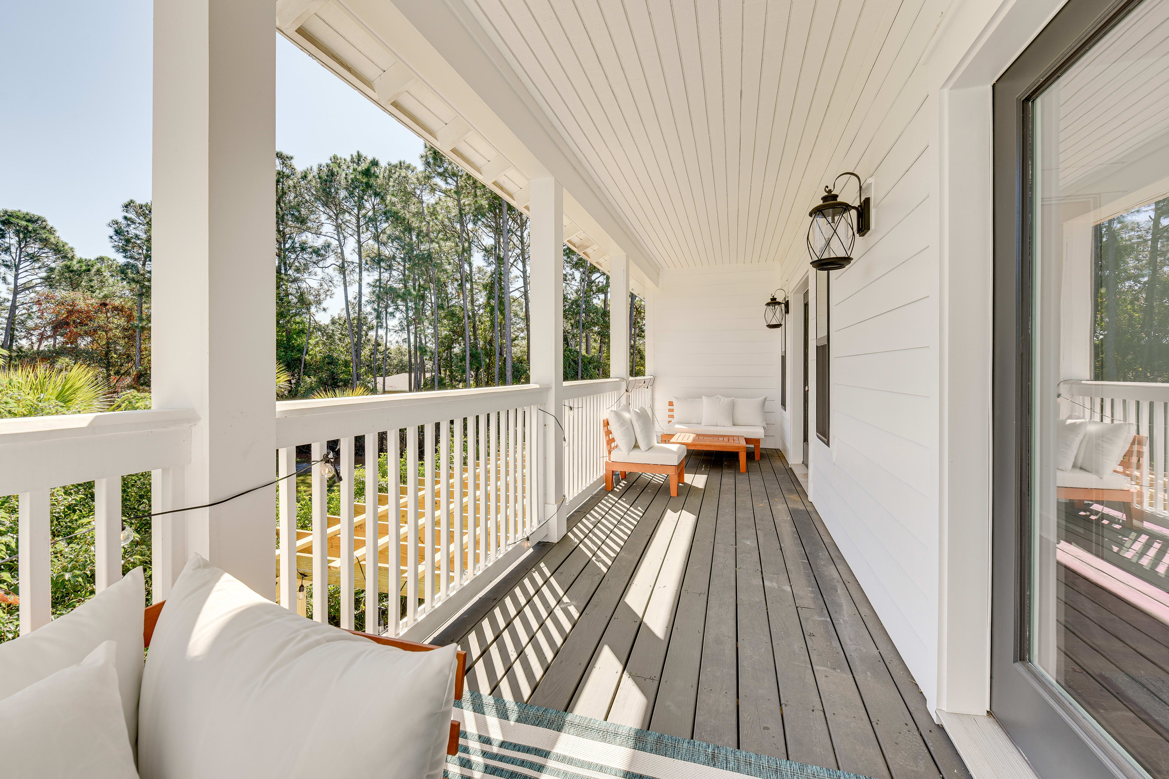 Deck | Outdoor Seating