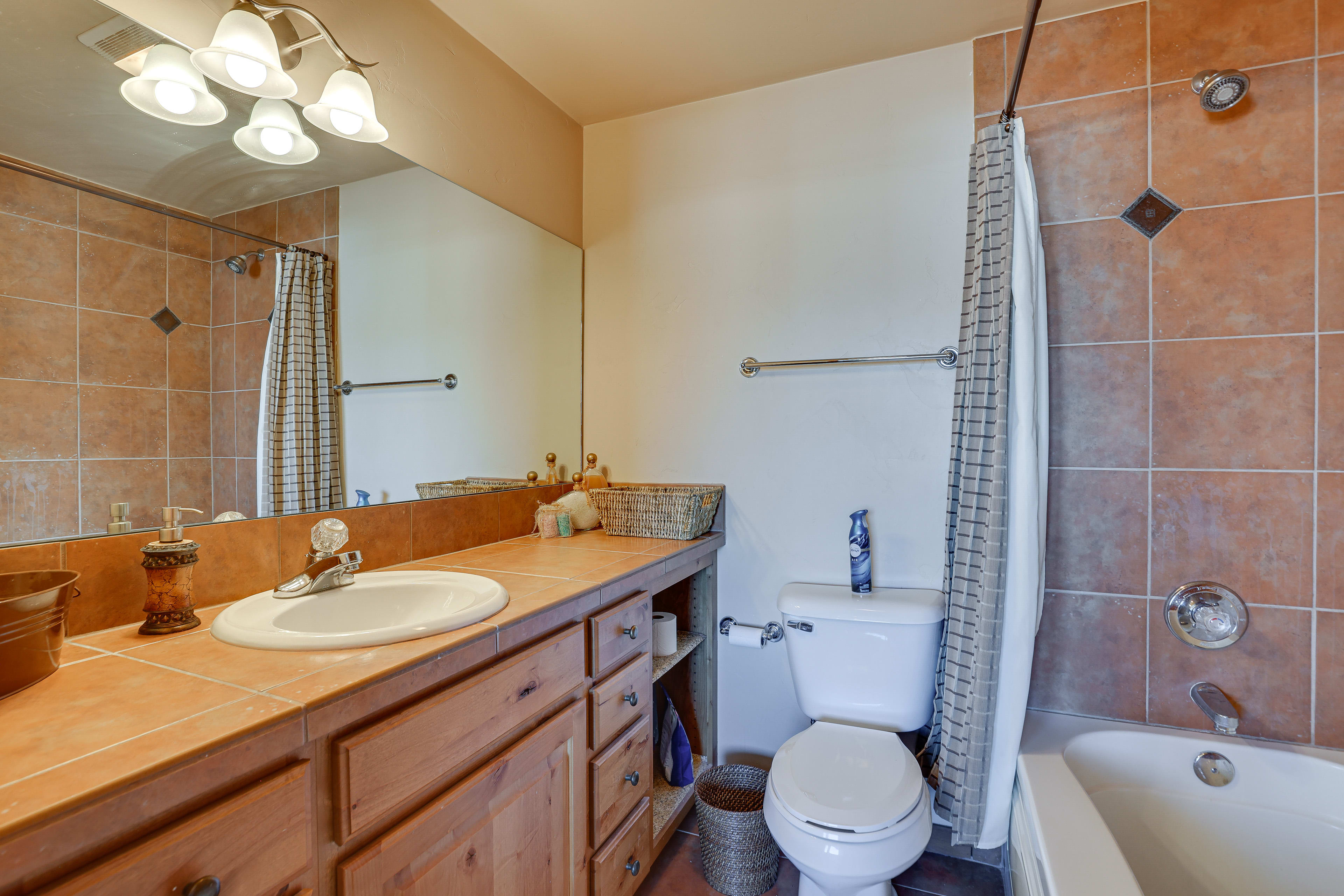 En-Suite Bathroom | 3rd Floor | Complimentary Toiletries