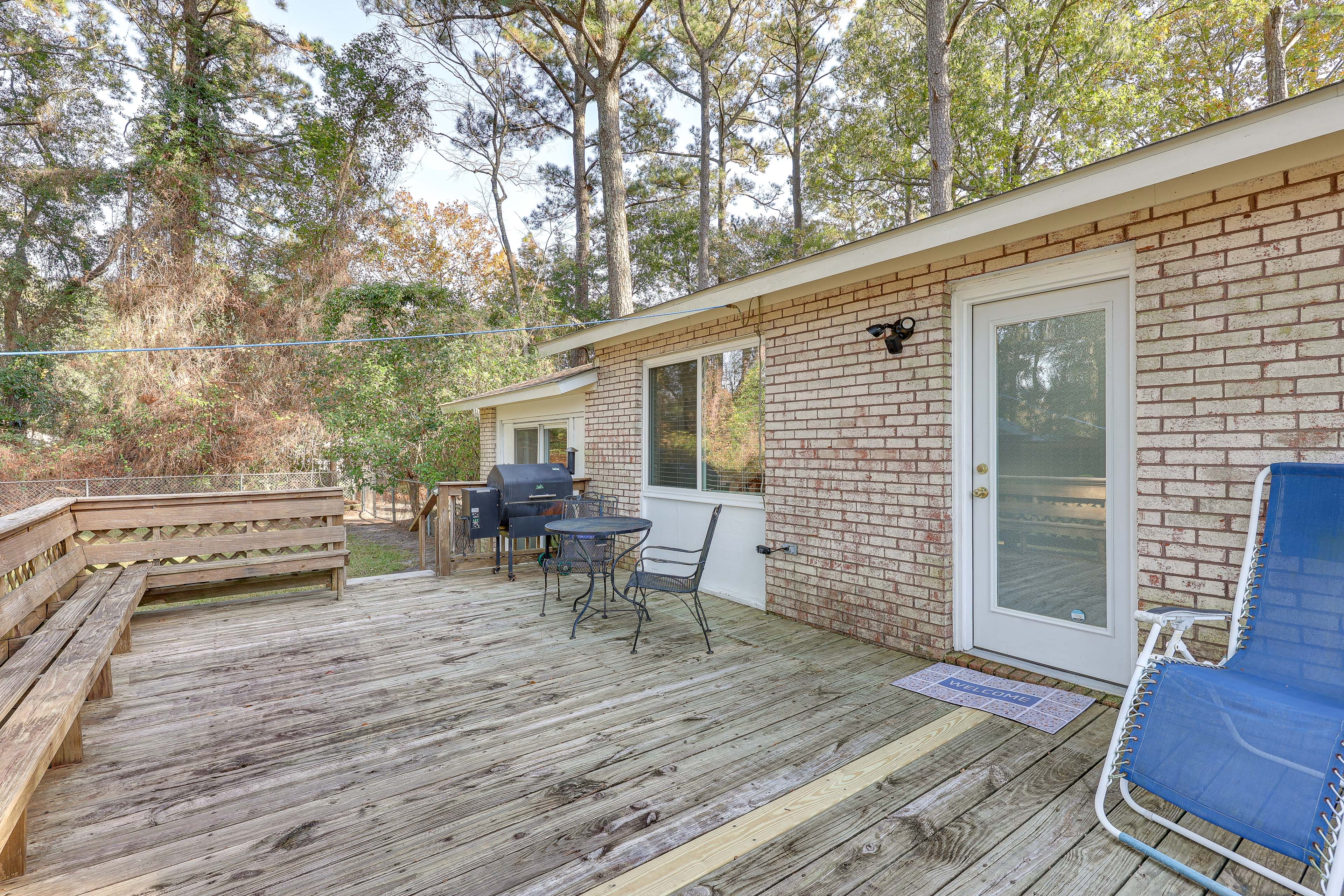 Deck | Smoker/Grill | Outdoor Dining Area