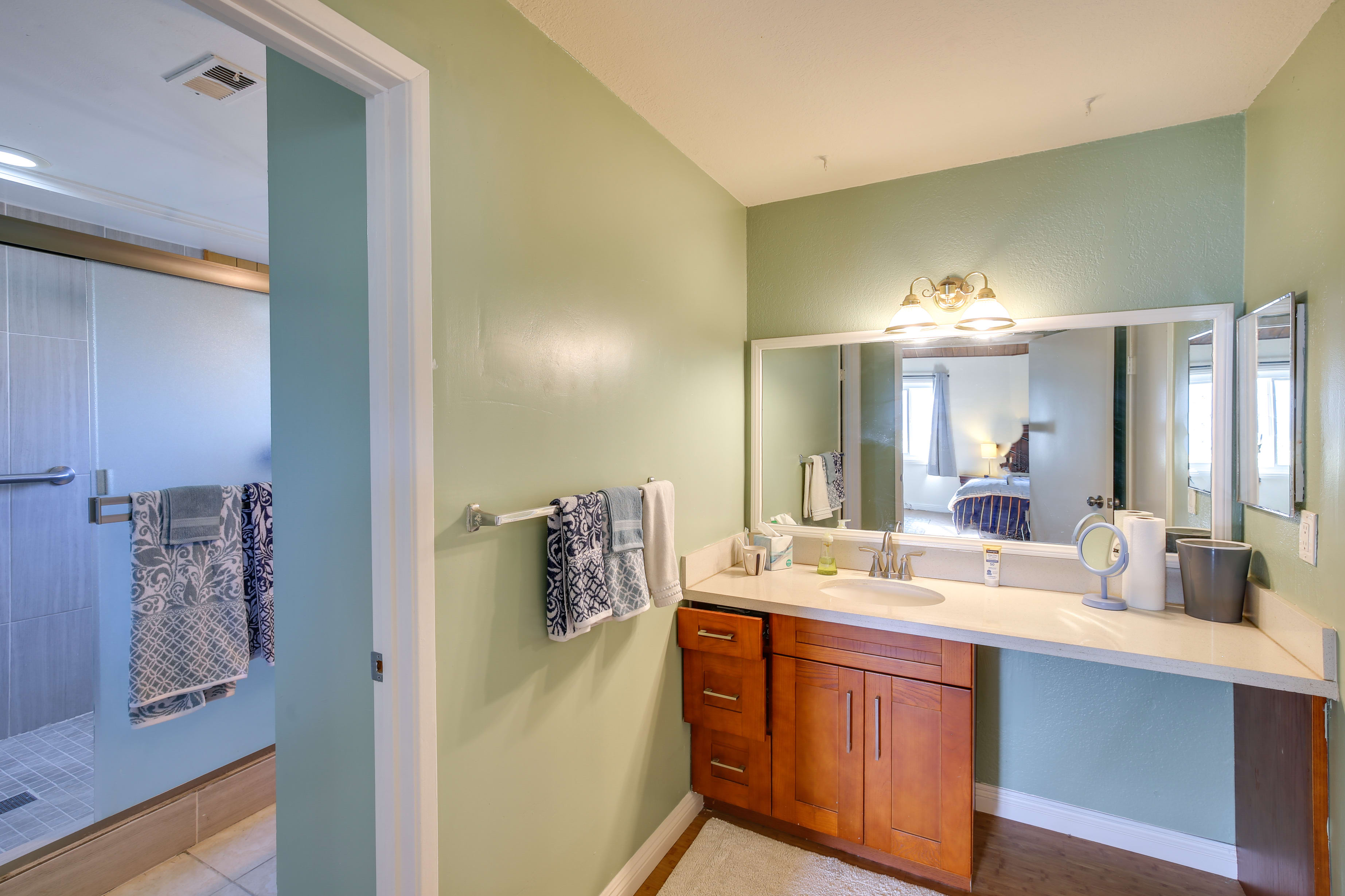 En-Suite Bathroom | Towels Provided