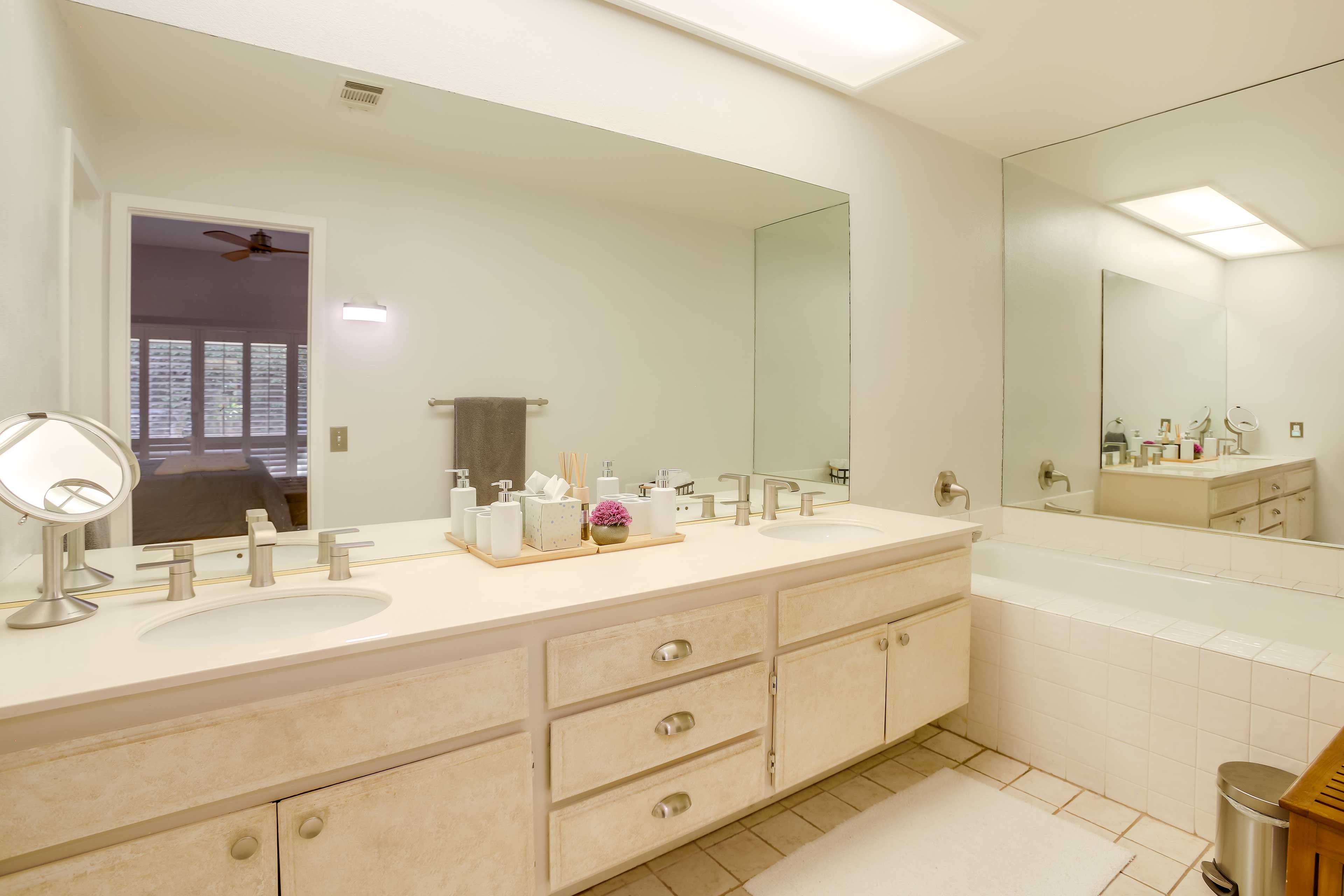 En-Suite Bathroom | Complimentary Toiletries