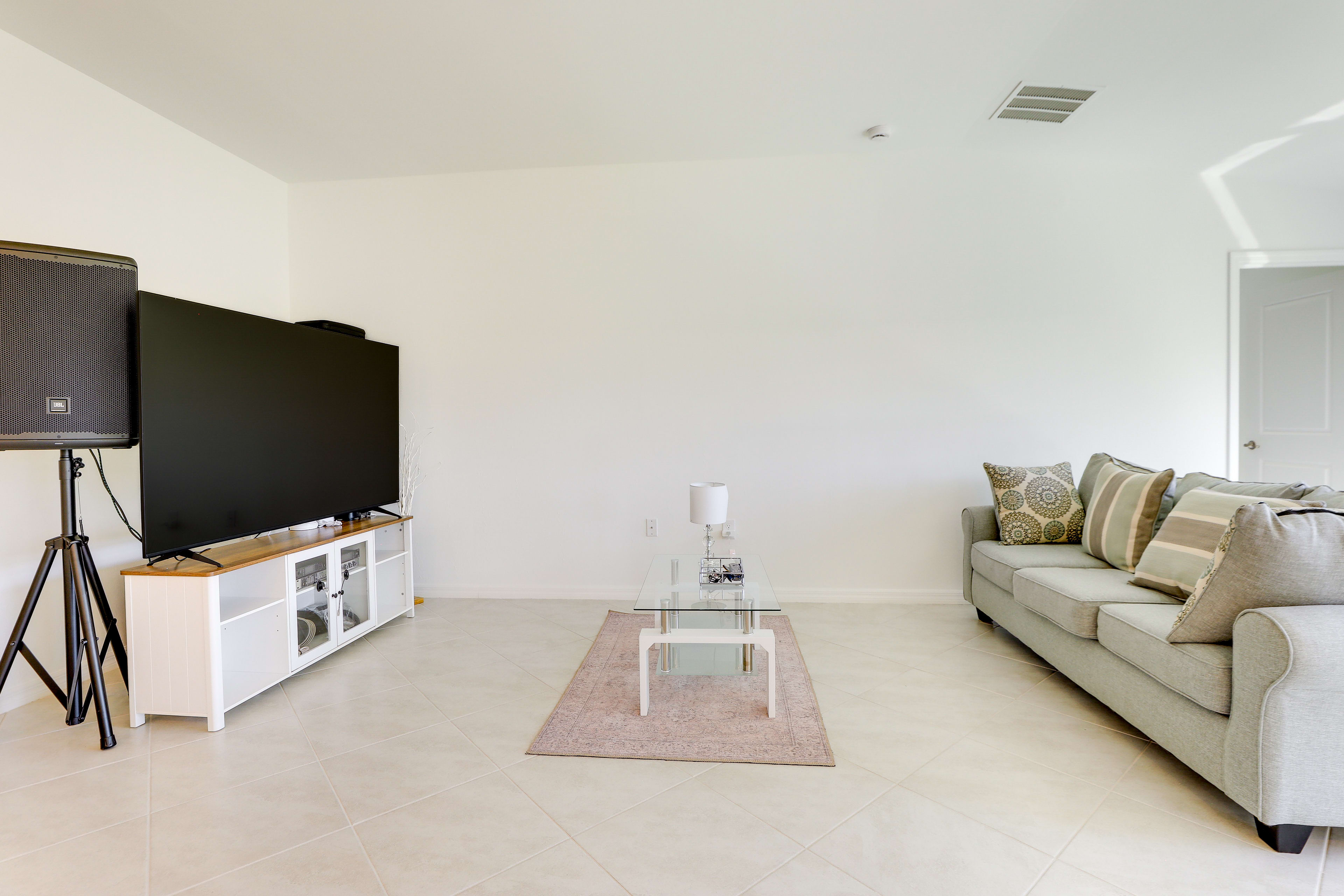 Living Area | Smart TV | Bluetooth Speaker