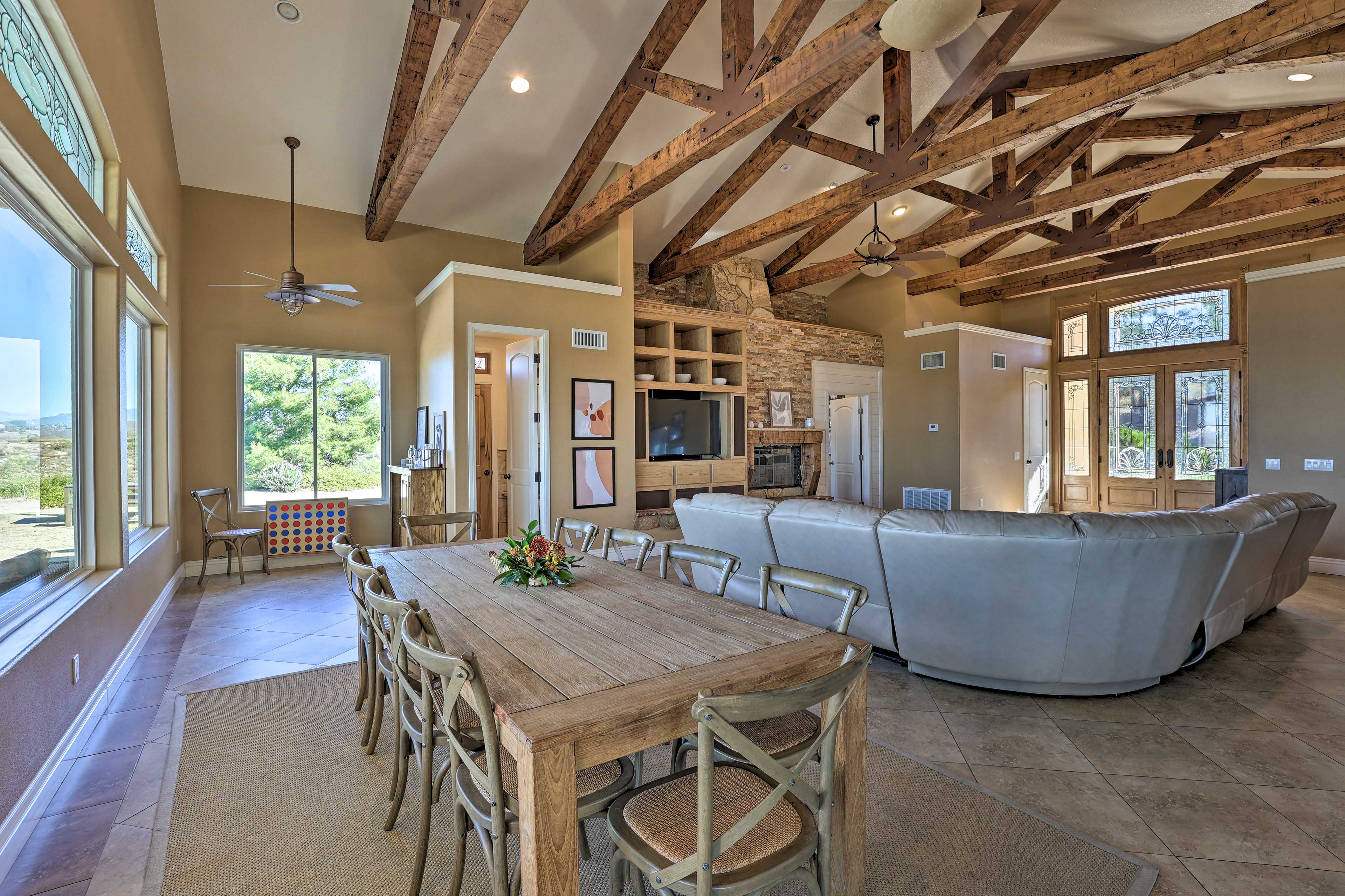 Dining Area | Dishware & Flatware Provided