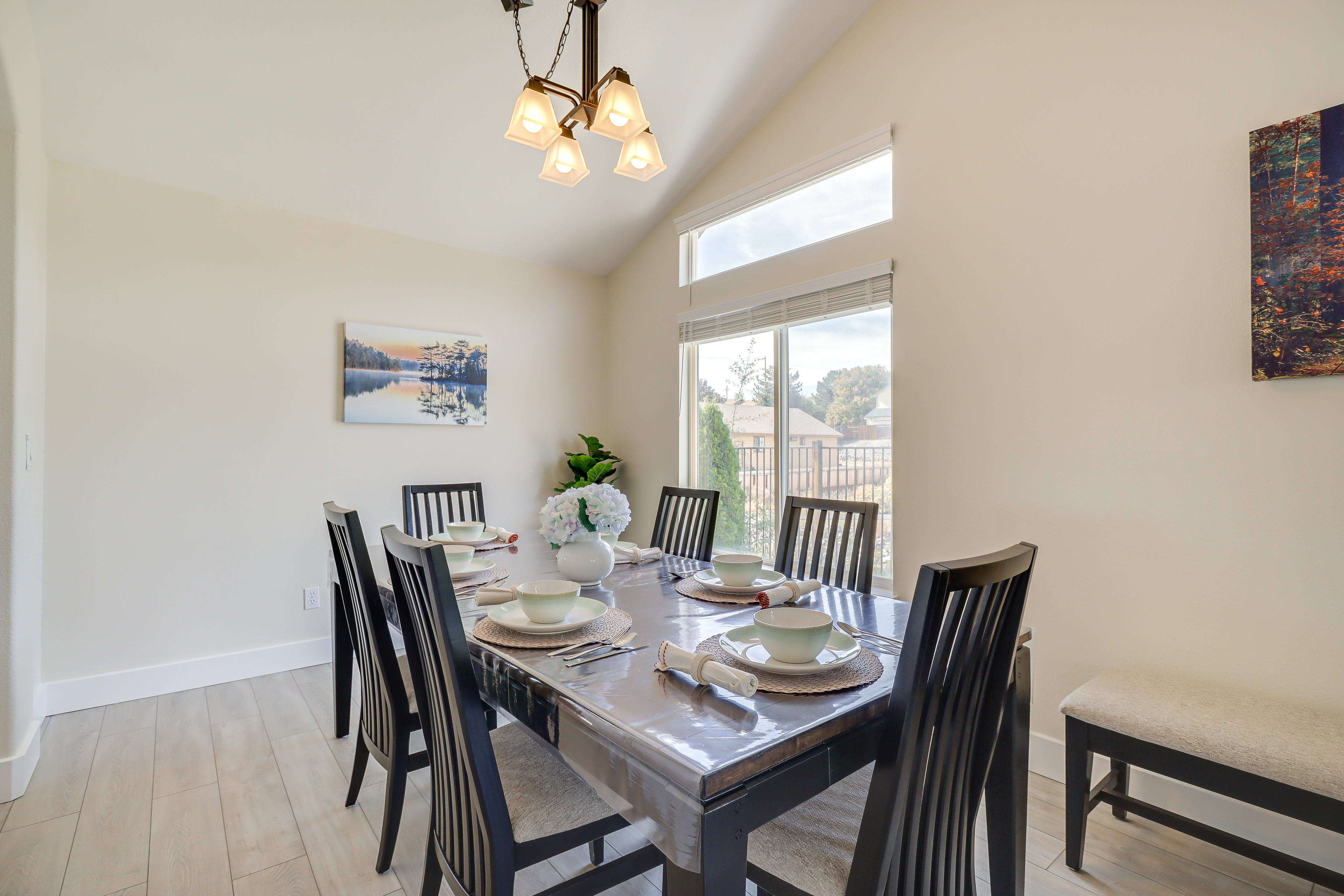 Dining Area | Dishware/Flatware Provided