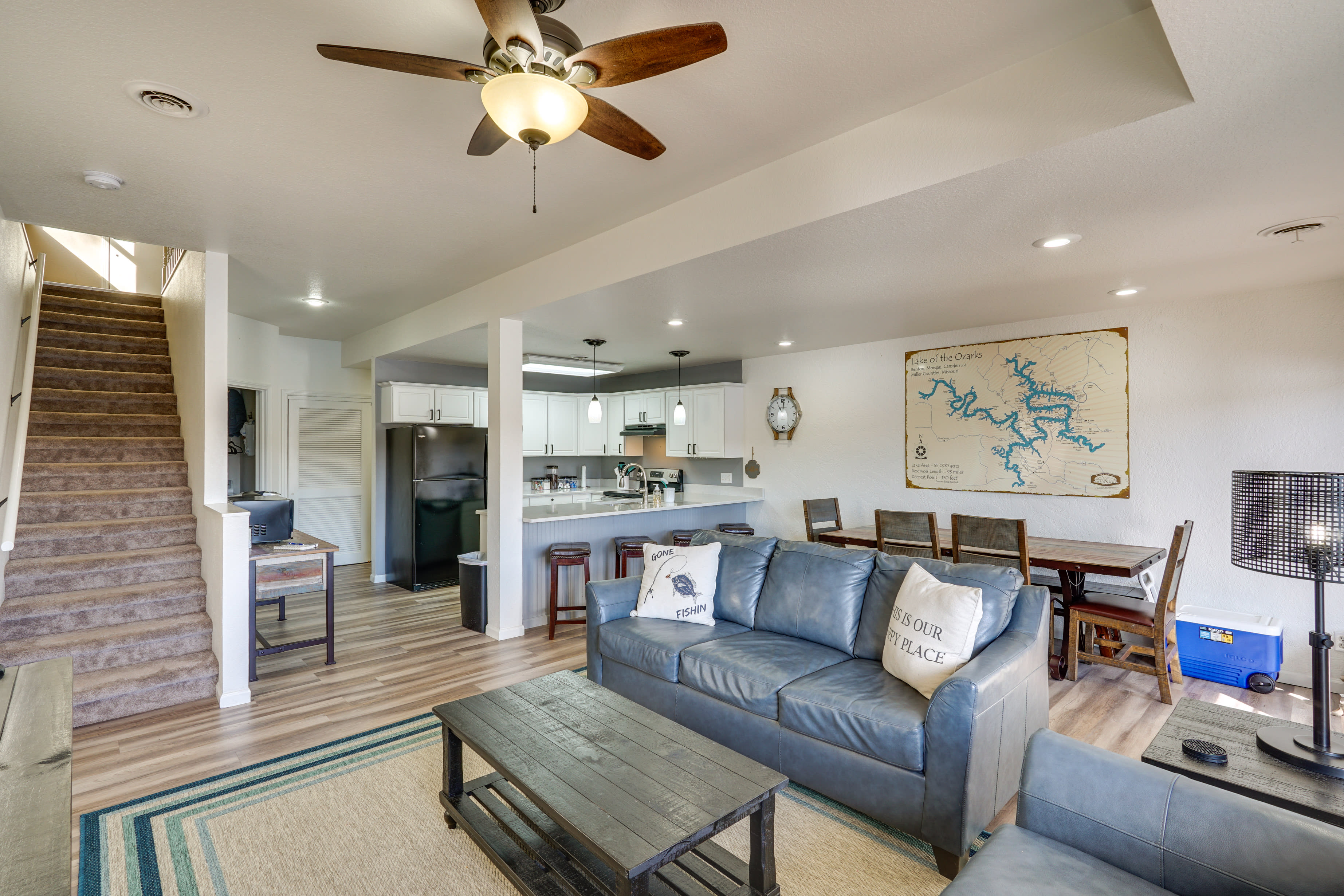 Living Room | Central Air Conditioning | Gorgeous Lake Views