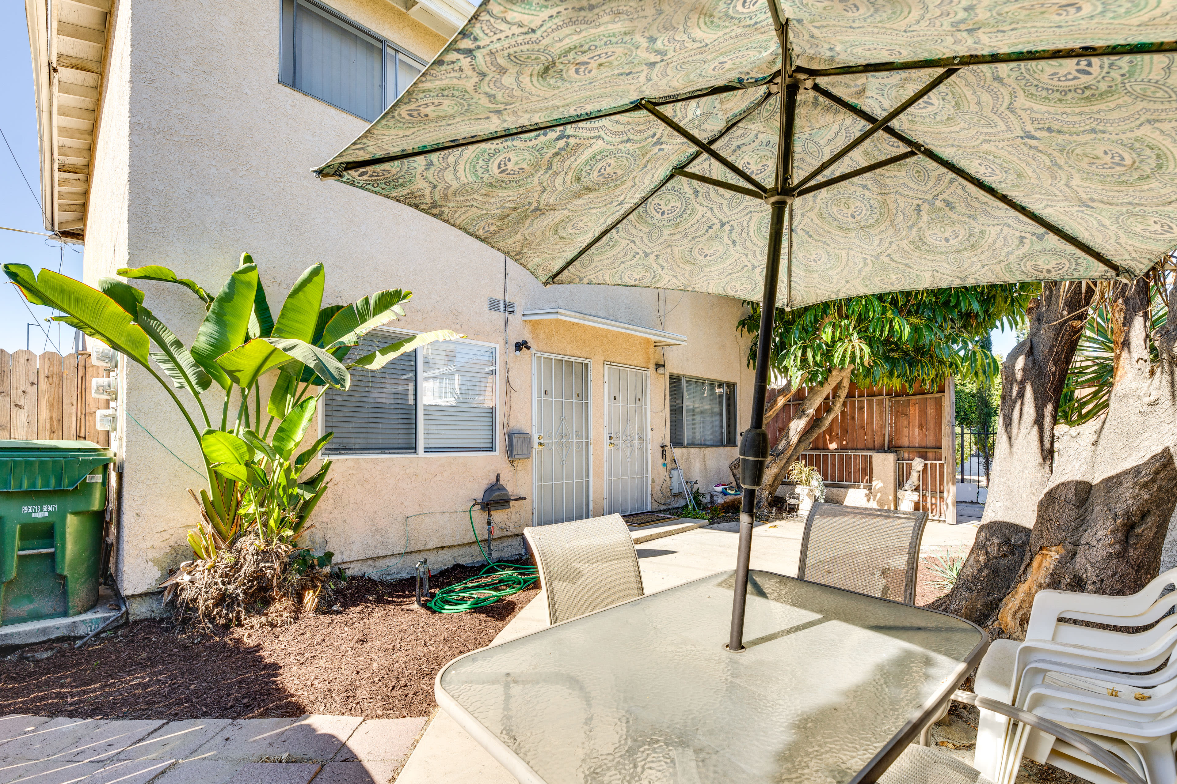 North Hollywood Vacation Rental | 2BR | 1.5BA | 1,300 Sq Ft | Step Required