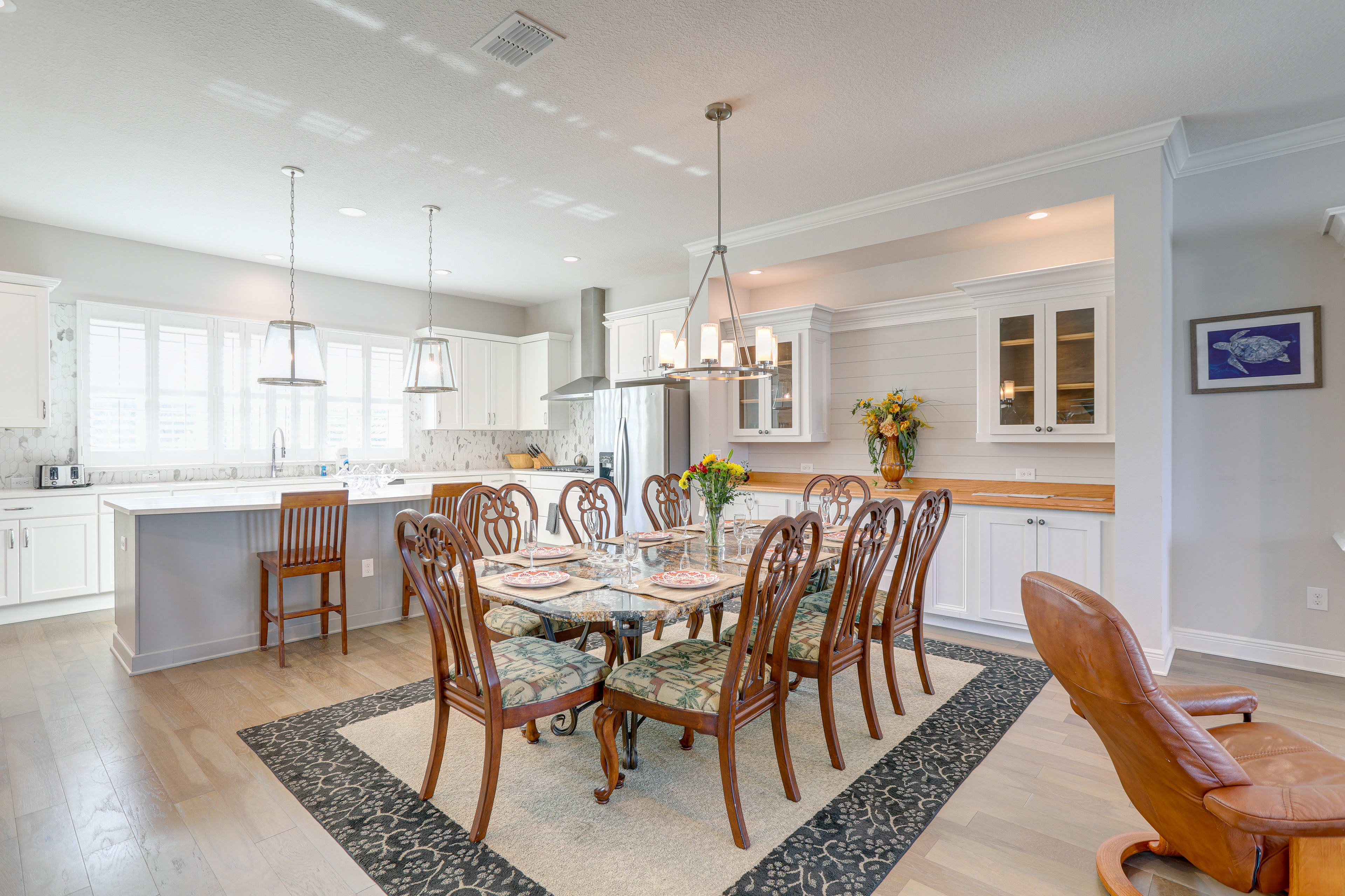 Dining Area | Dishware/Flatware | Trash Bags/Paper Towels