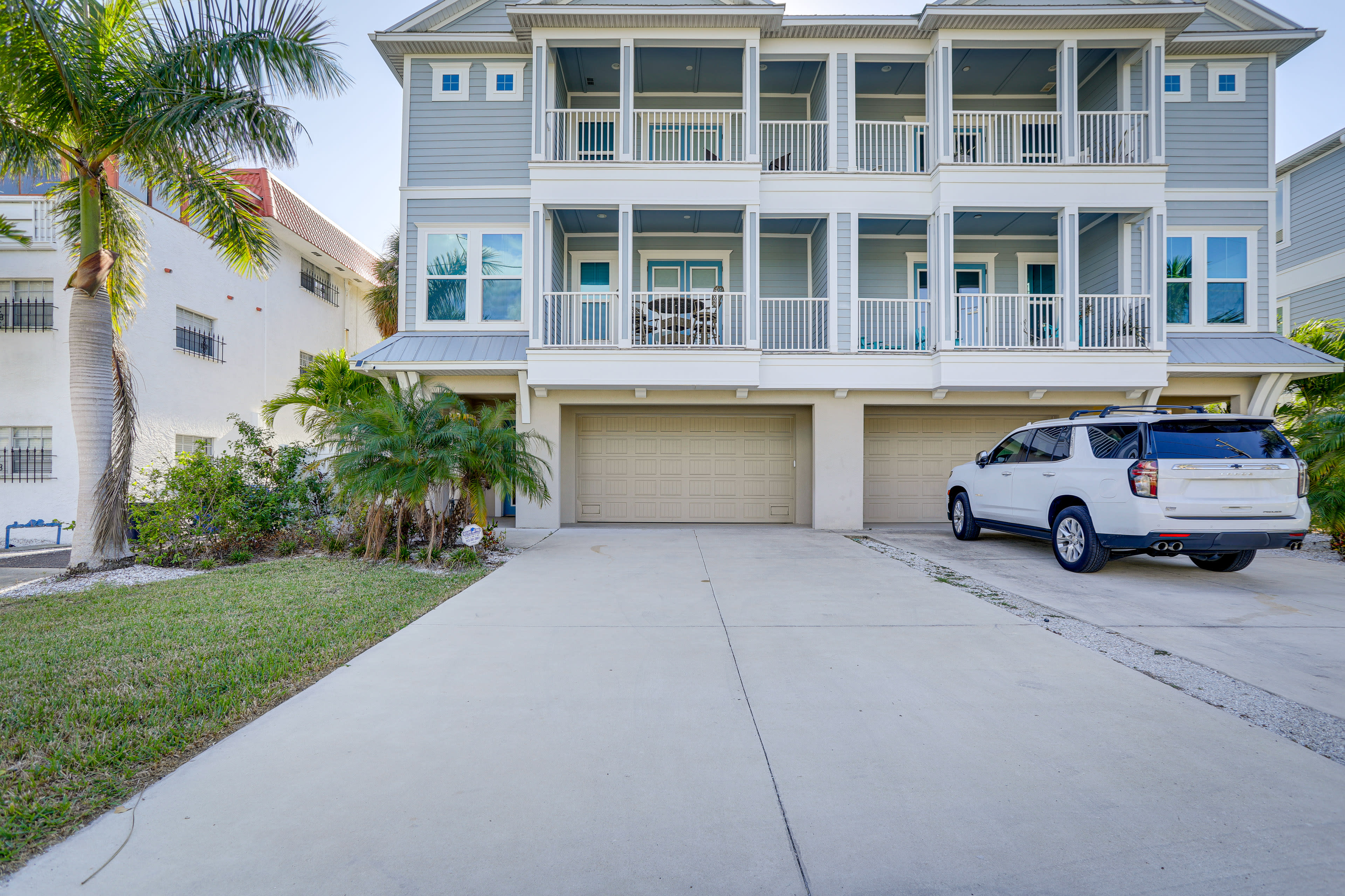 Parking | Driveway (2 Vehicles) | Street (First-Come, First-Served)