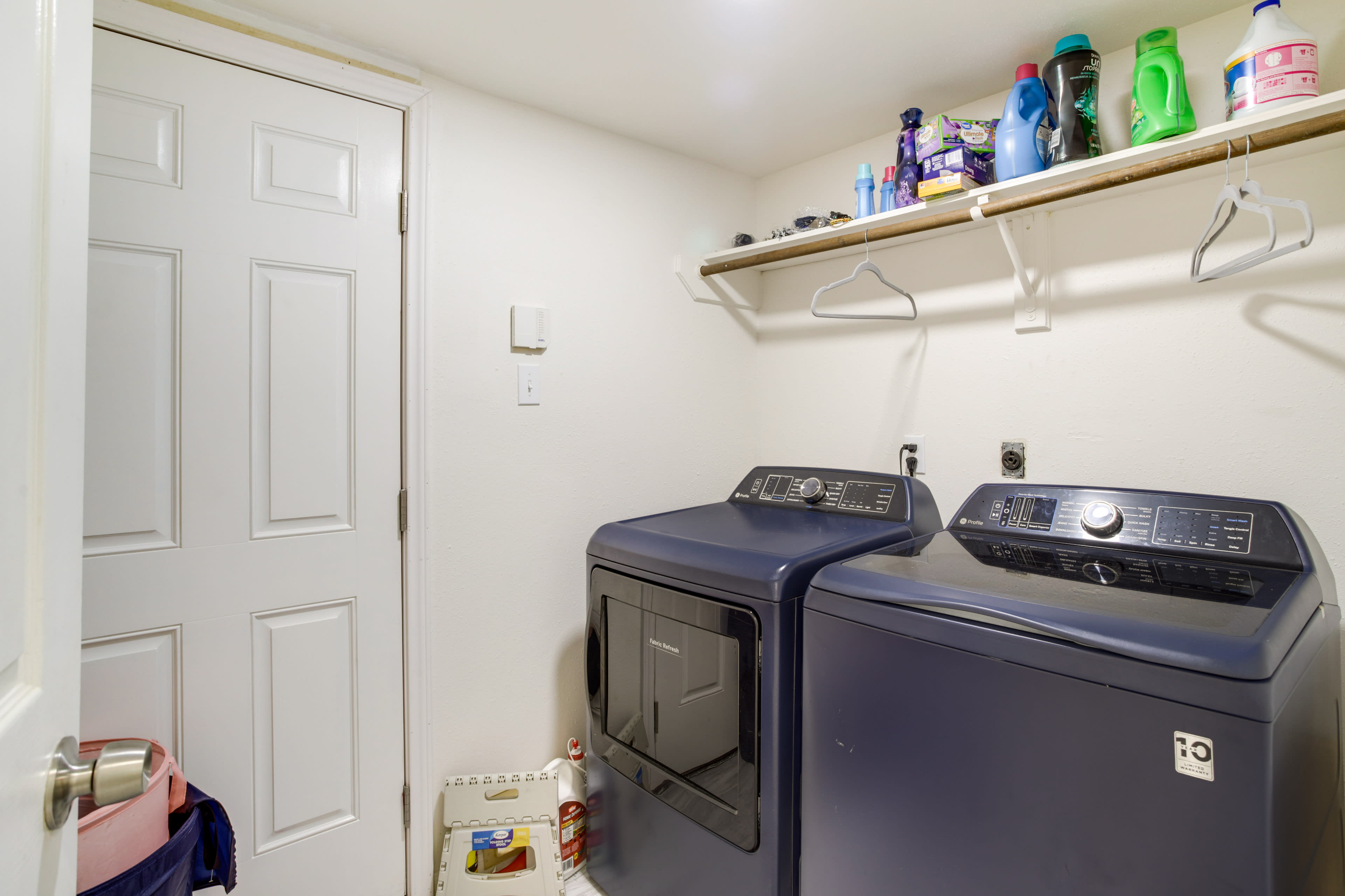 Laundry Area | Washer/Dryer | Hangers | Iron/Board | Trash Bags/Paper Towels