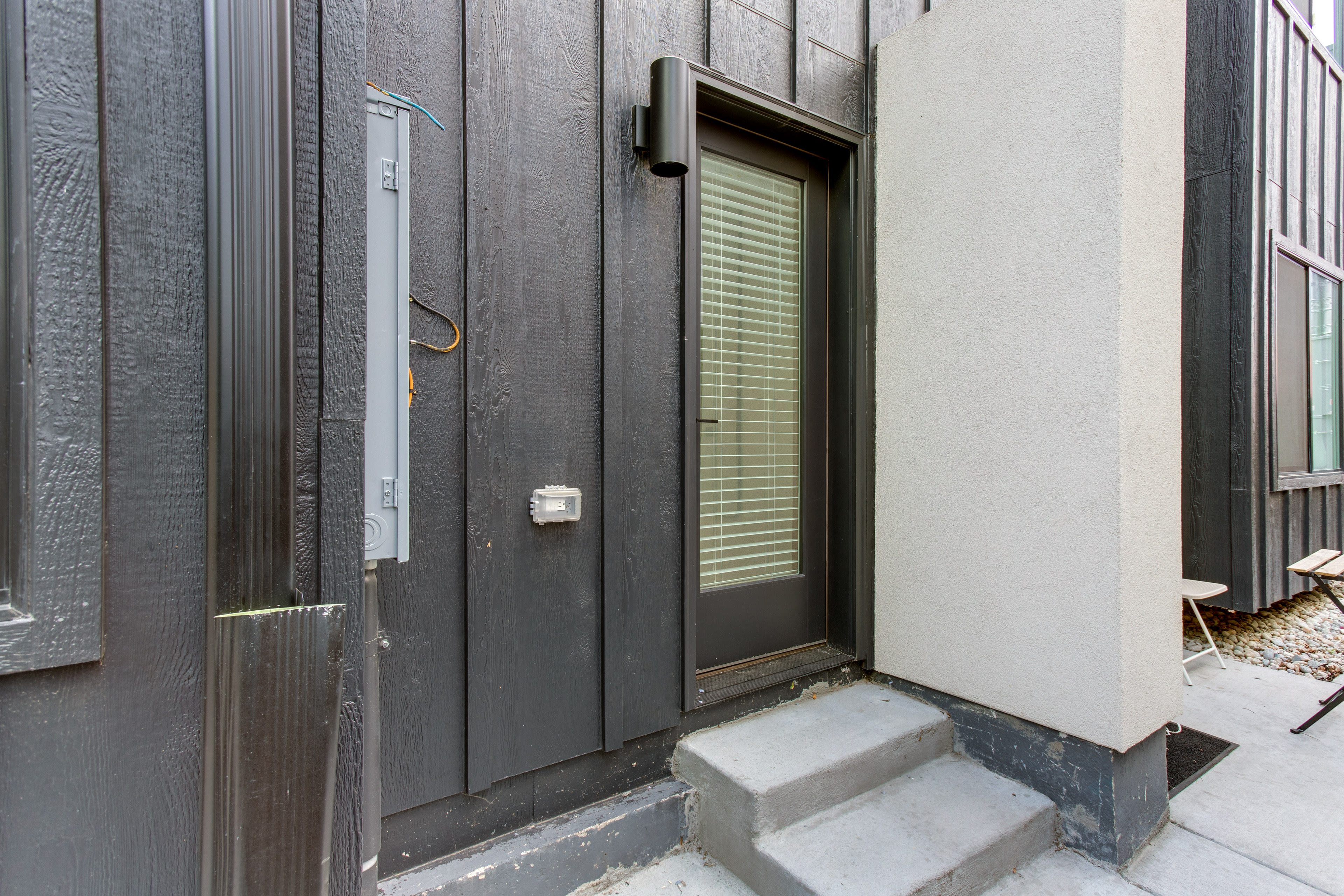 Back Entrance | 2 Exterior Security Cameras (Facing Out)