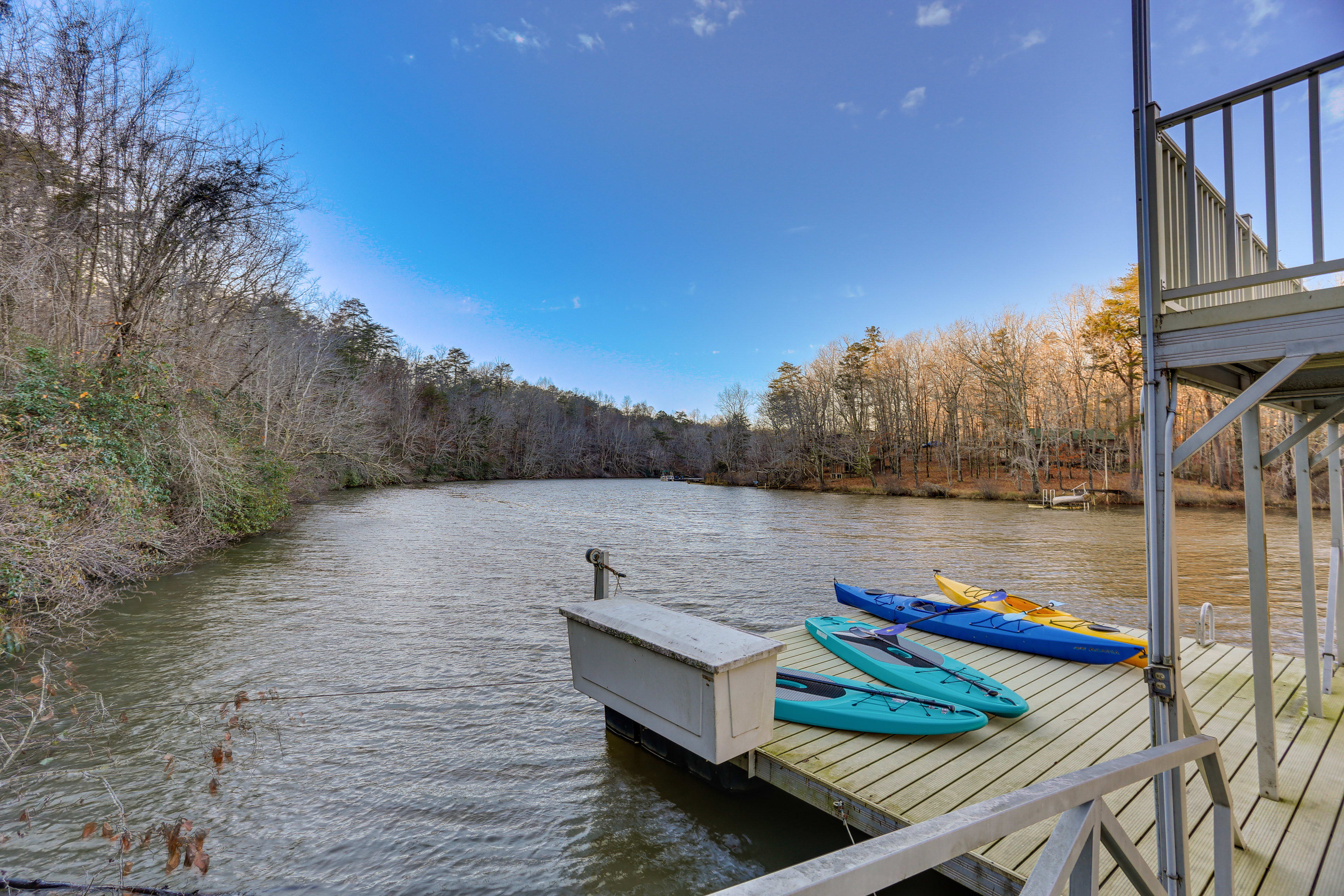 River Access On-Site | 2 Kayaks + 2 Paddleboards | Boat Dock w/ Slip