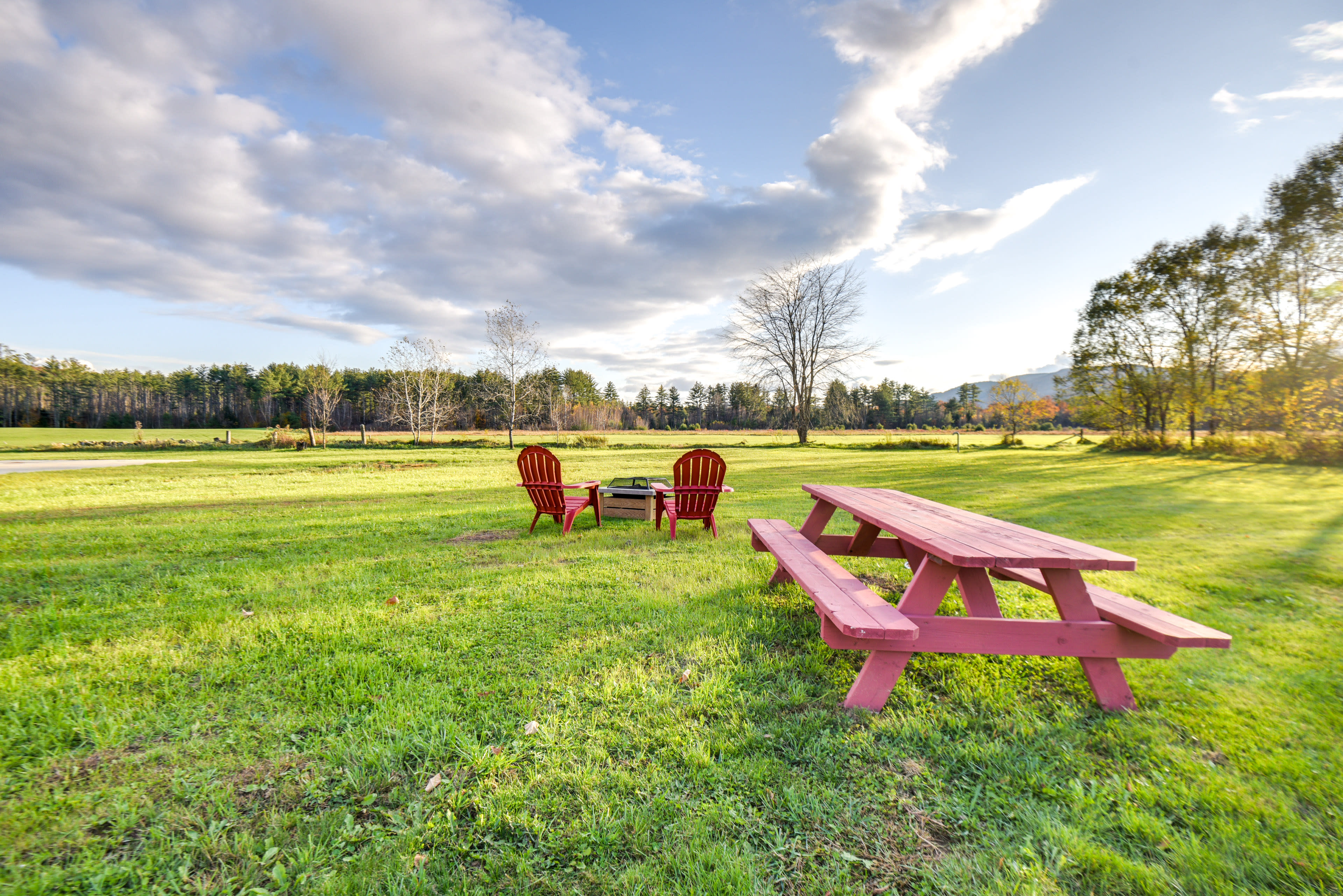 Shared Yard Area | Picnic Tables | Fire Pits (Wood Not Provided)