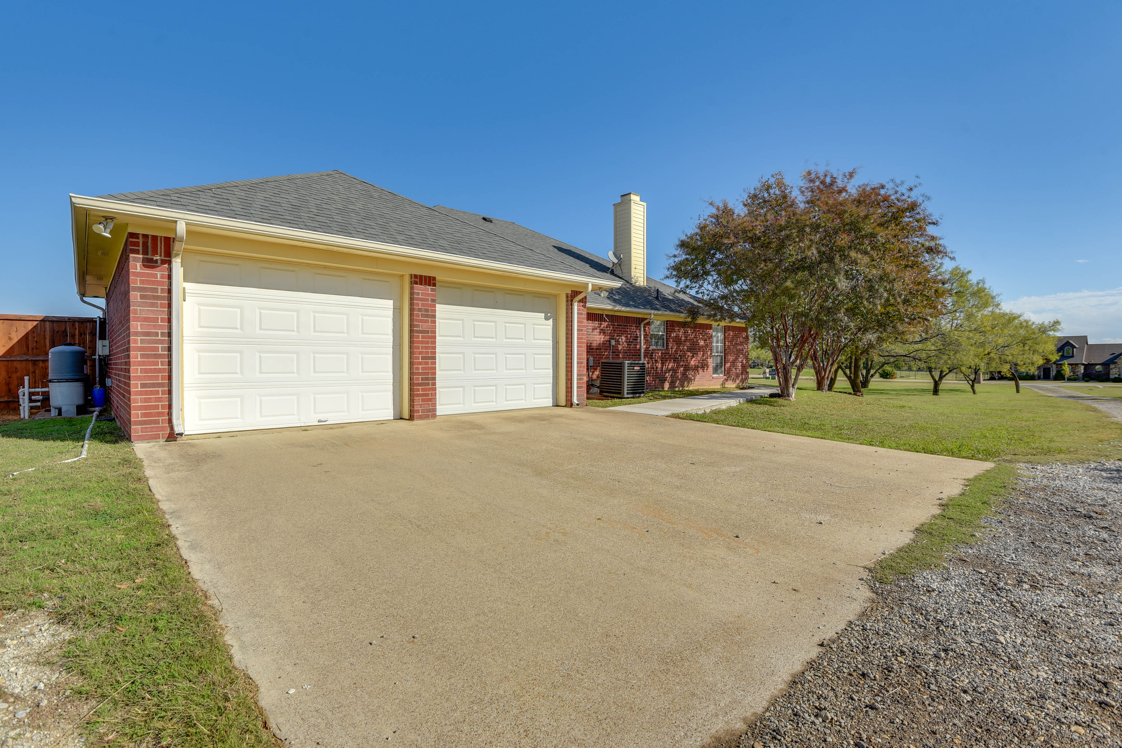 Parking | Driveway (2 Vehicles) | Street Parking (First-Come, First-Served)