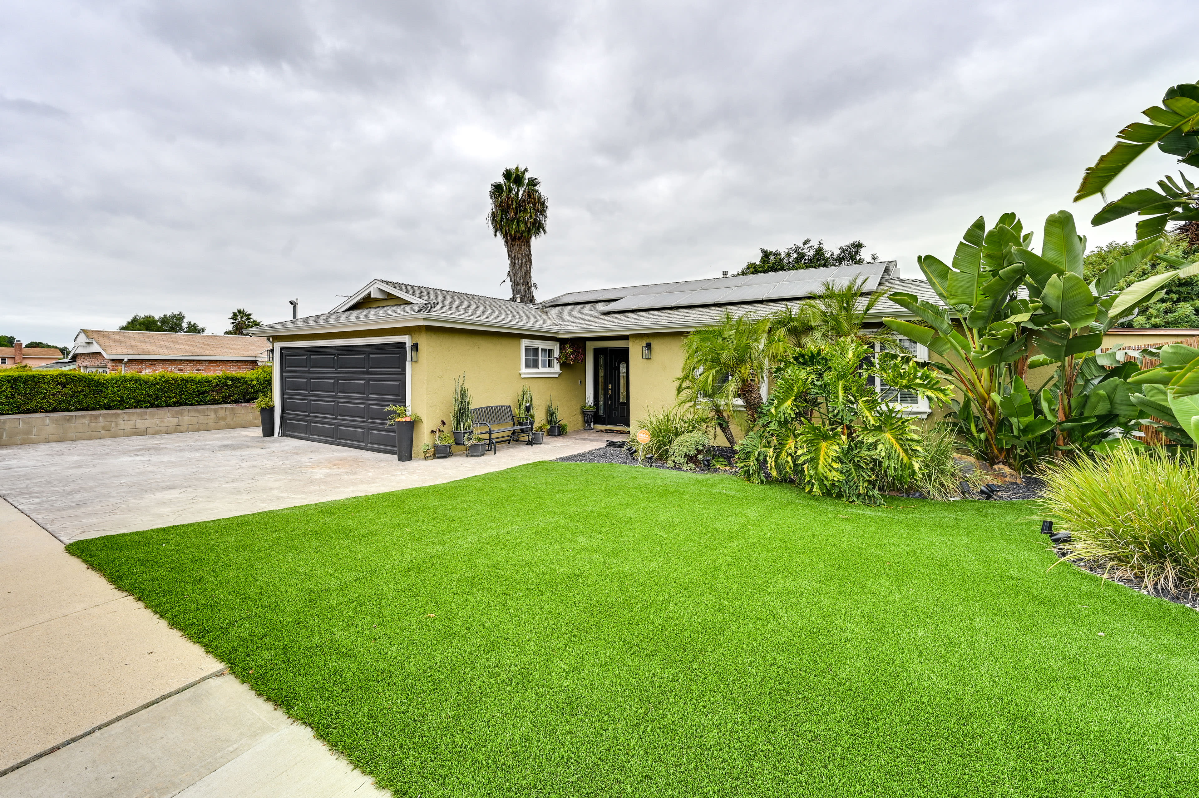 Front Exterior | Singe-Story House