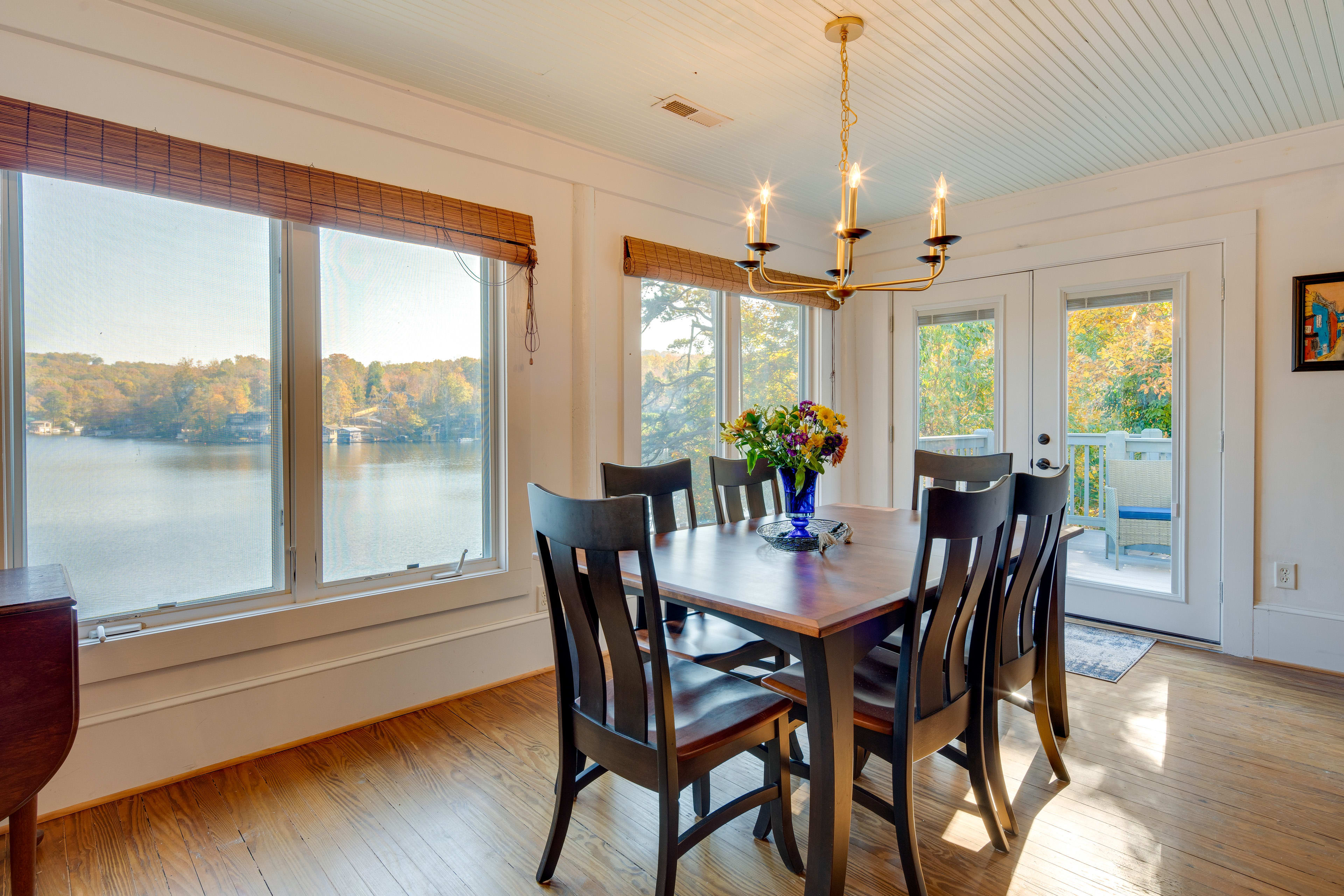 Dining Area | Dining Table | Dishware/Flatware