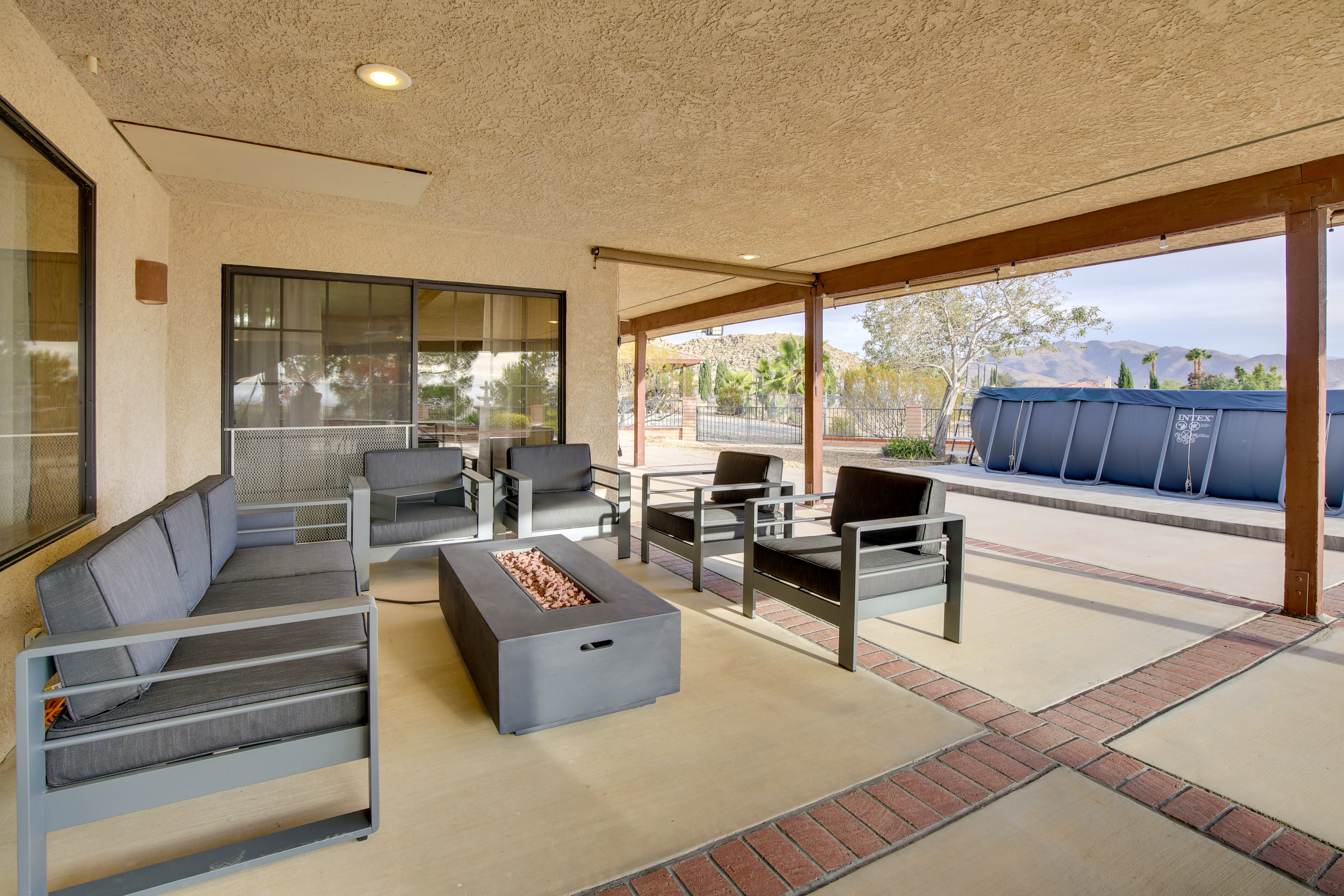 Private Patio | Fire Table | Outdoor Seating