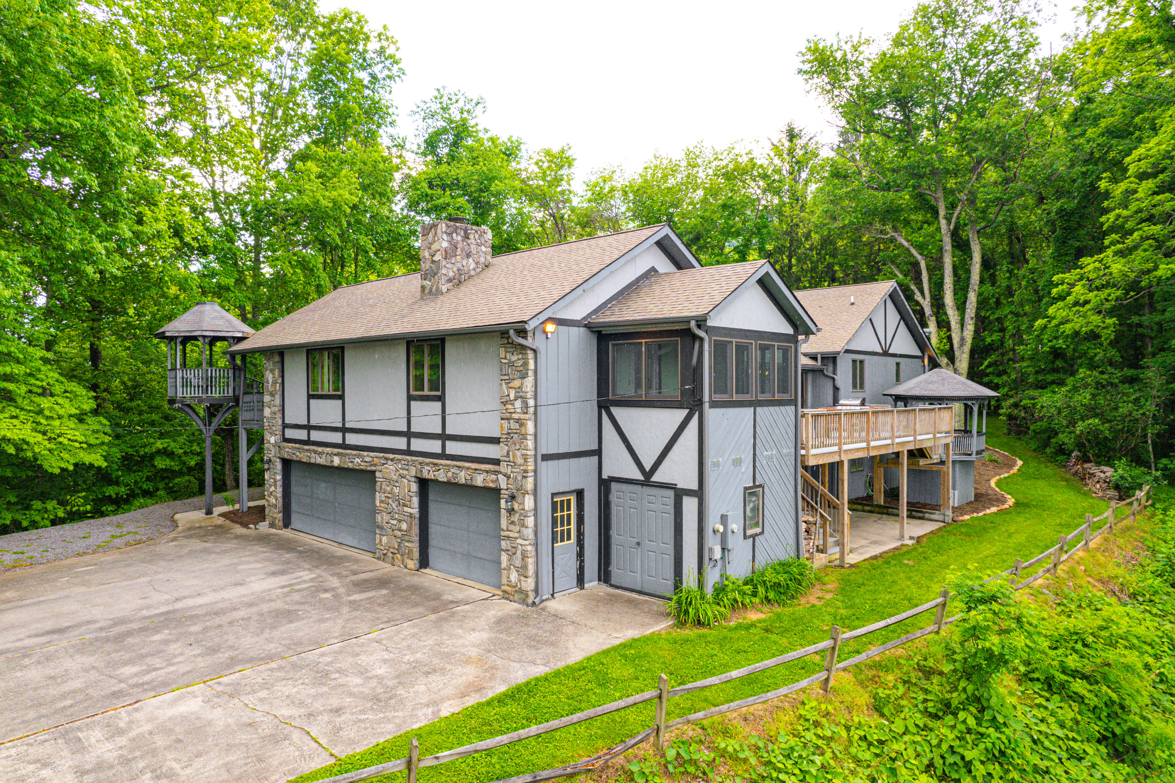 Exterior | Furnished Deck | Yard | Mountian Views