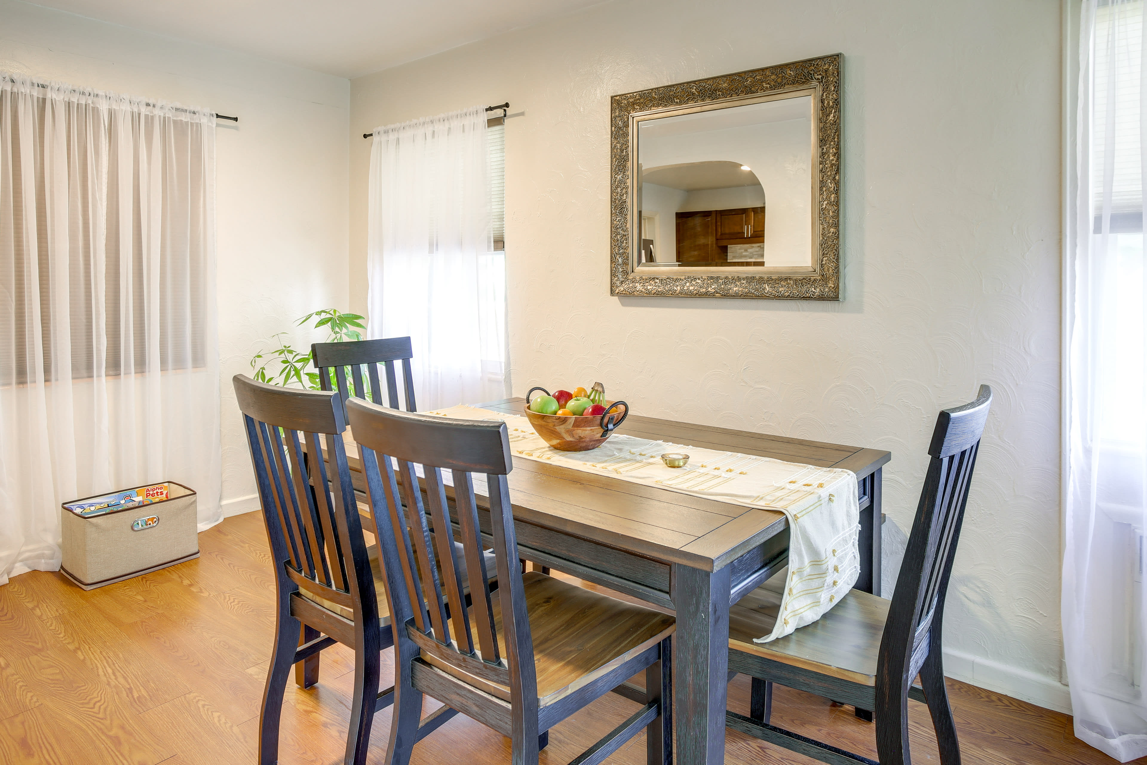 Dining Area | Dishware & Flatware Provided