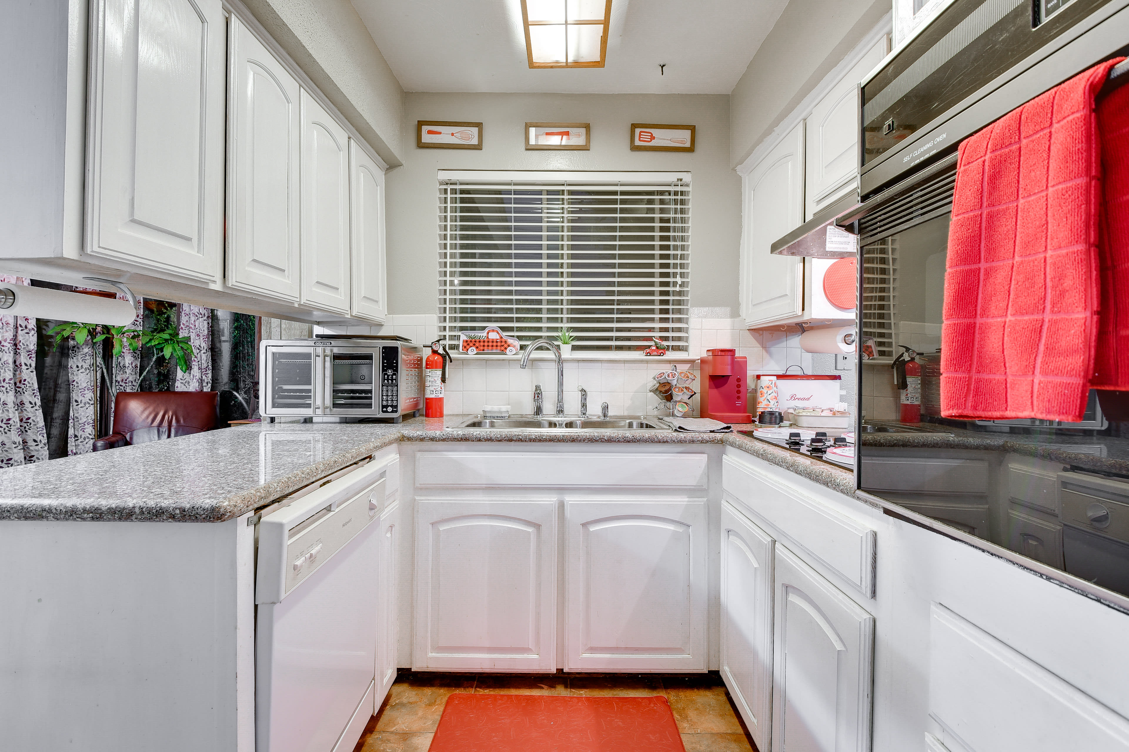 Kitchen | Equipped w/ Cooking Basics