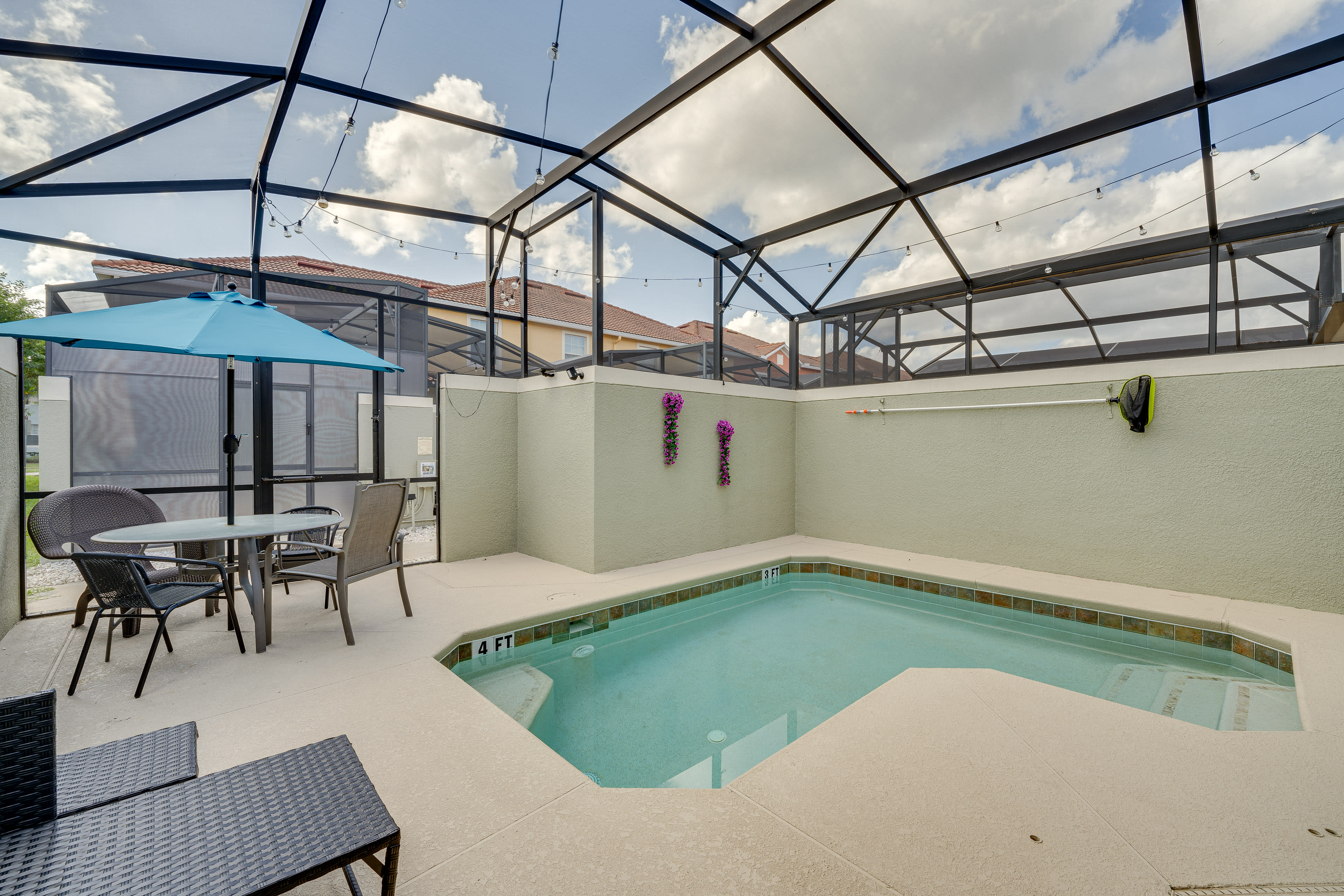 Private Pool & Patio | 2-Story Townhome | 18 Mi to Universal Studios