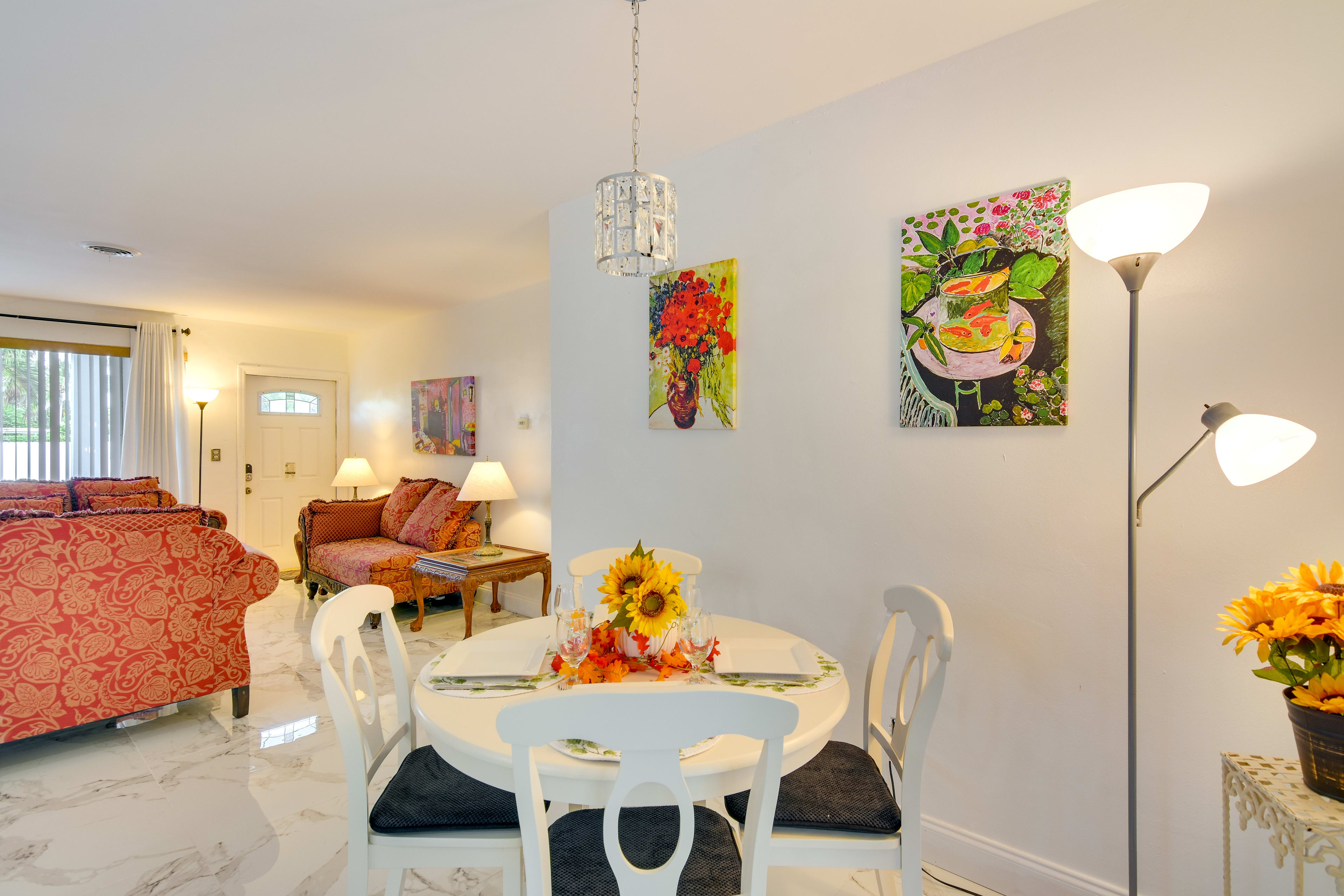 Dining Room | Dishware/Flatware Provided