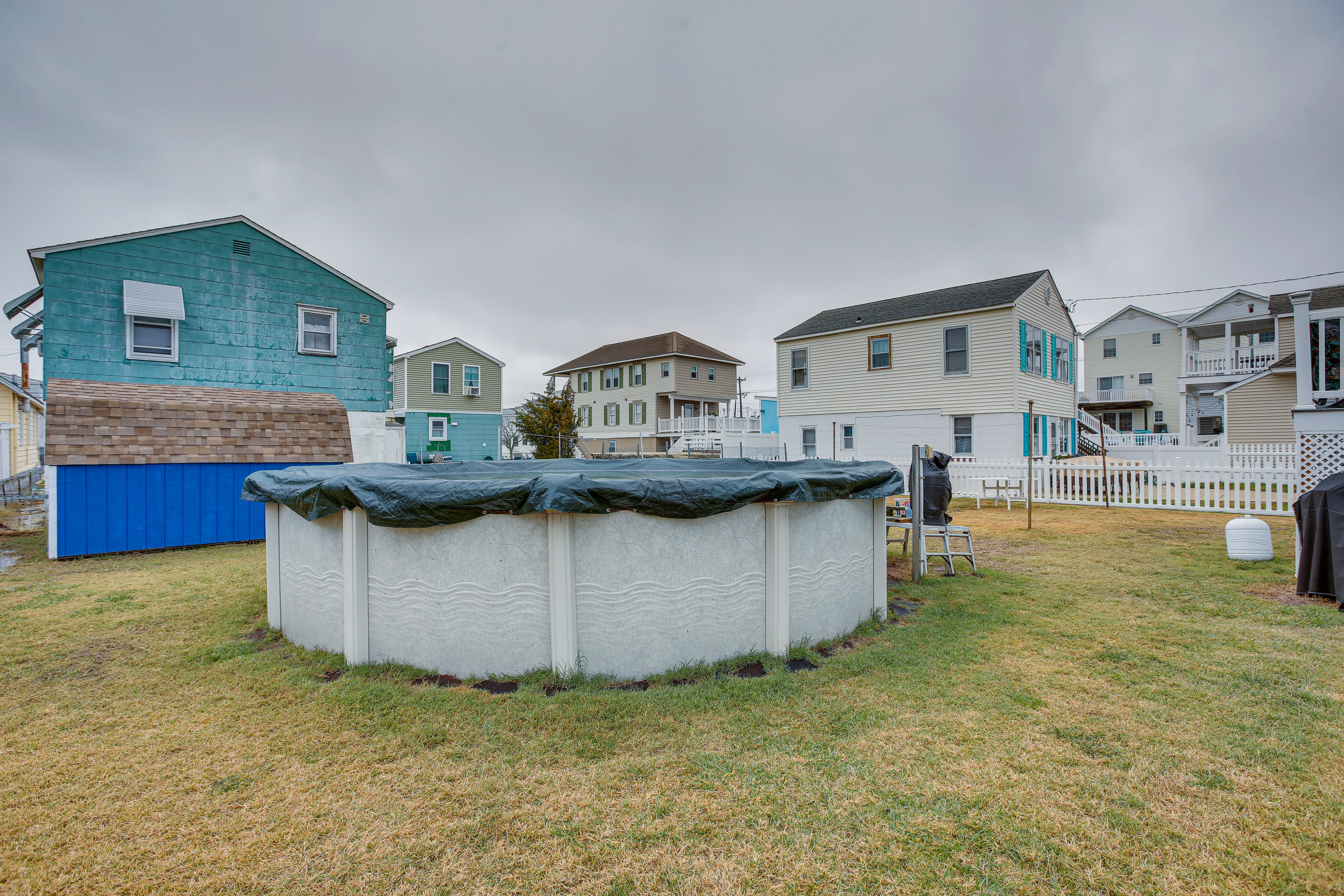 Fenced Backyard | Private Outdoor Pool | Gas Grill