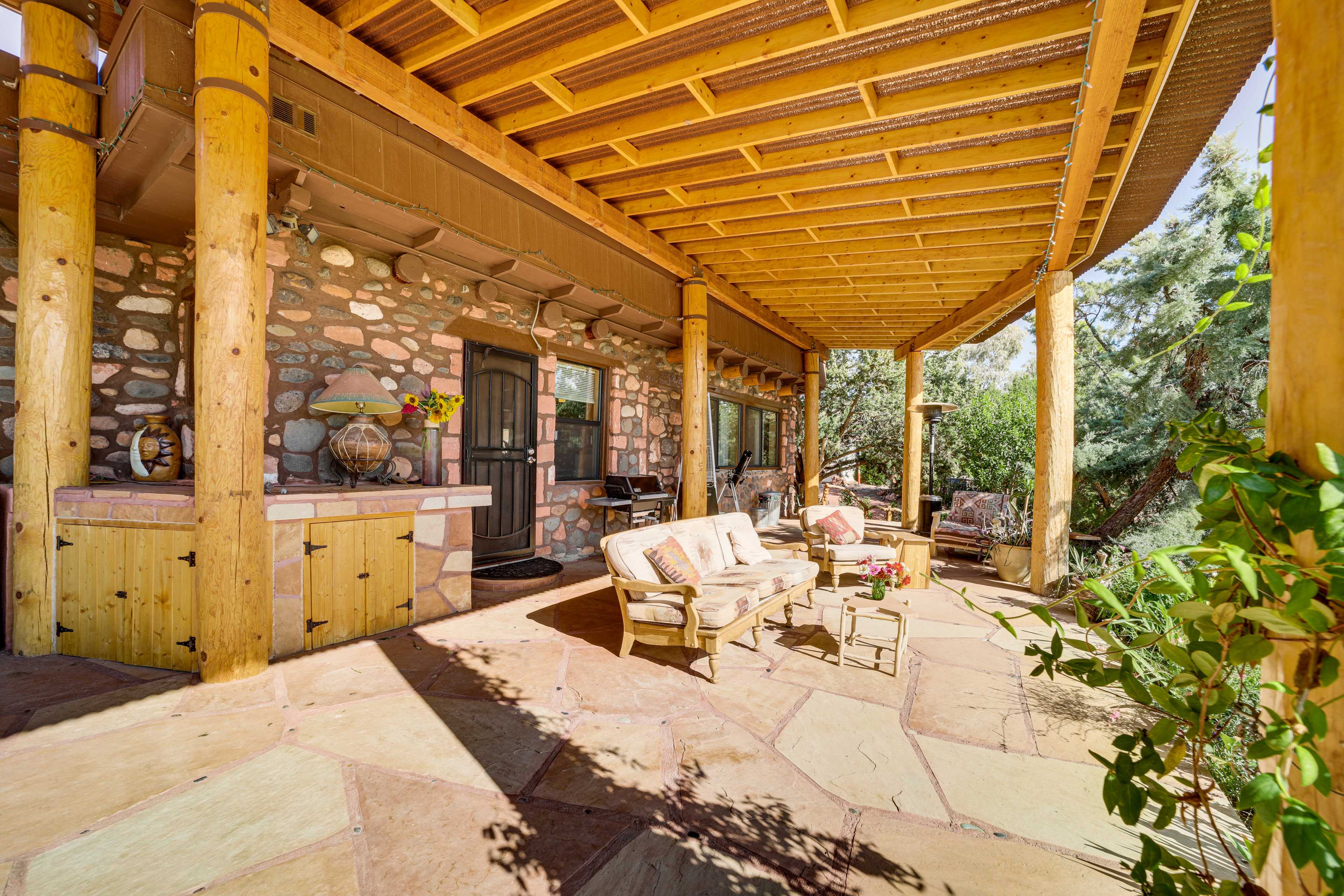 Covered Patio | Outdoor Kitchen | Gas Grill