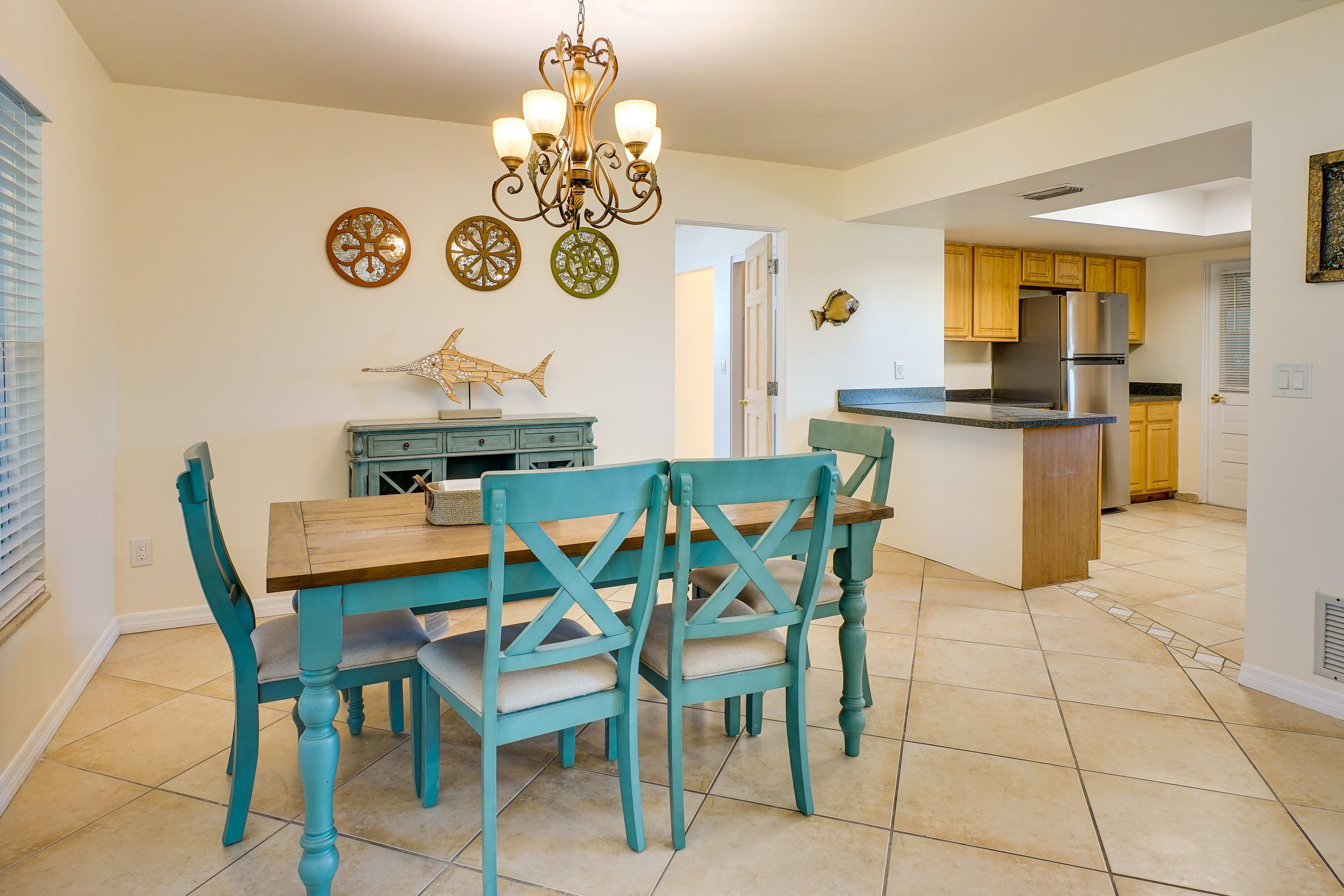 Dining Area | Dishware/Flatware | Trash Bags/Paper Towels