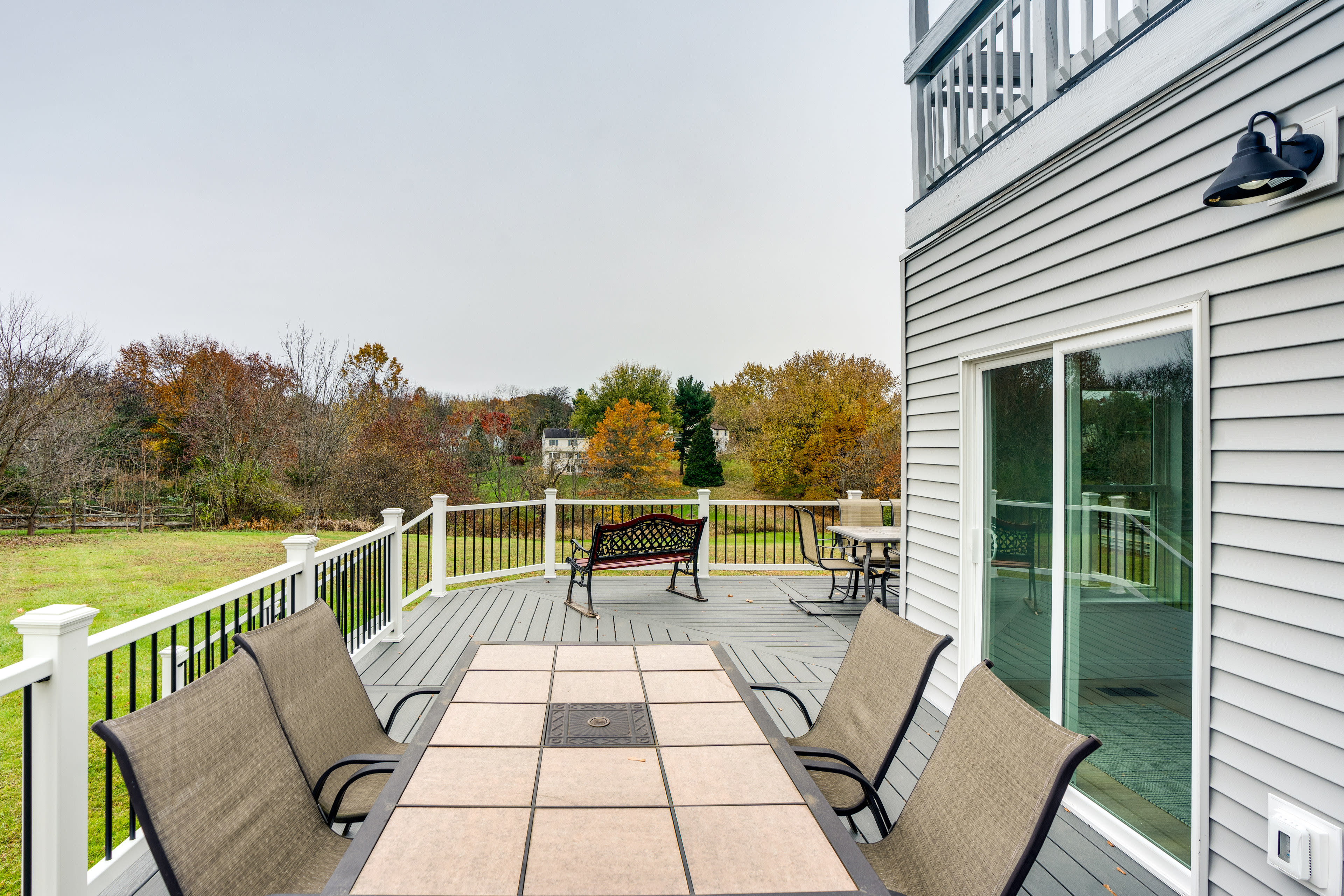 Deck | Seating & Dining