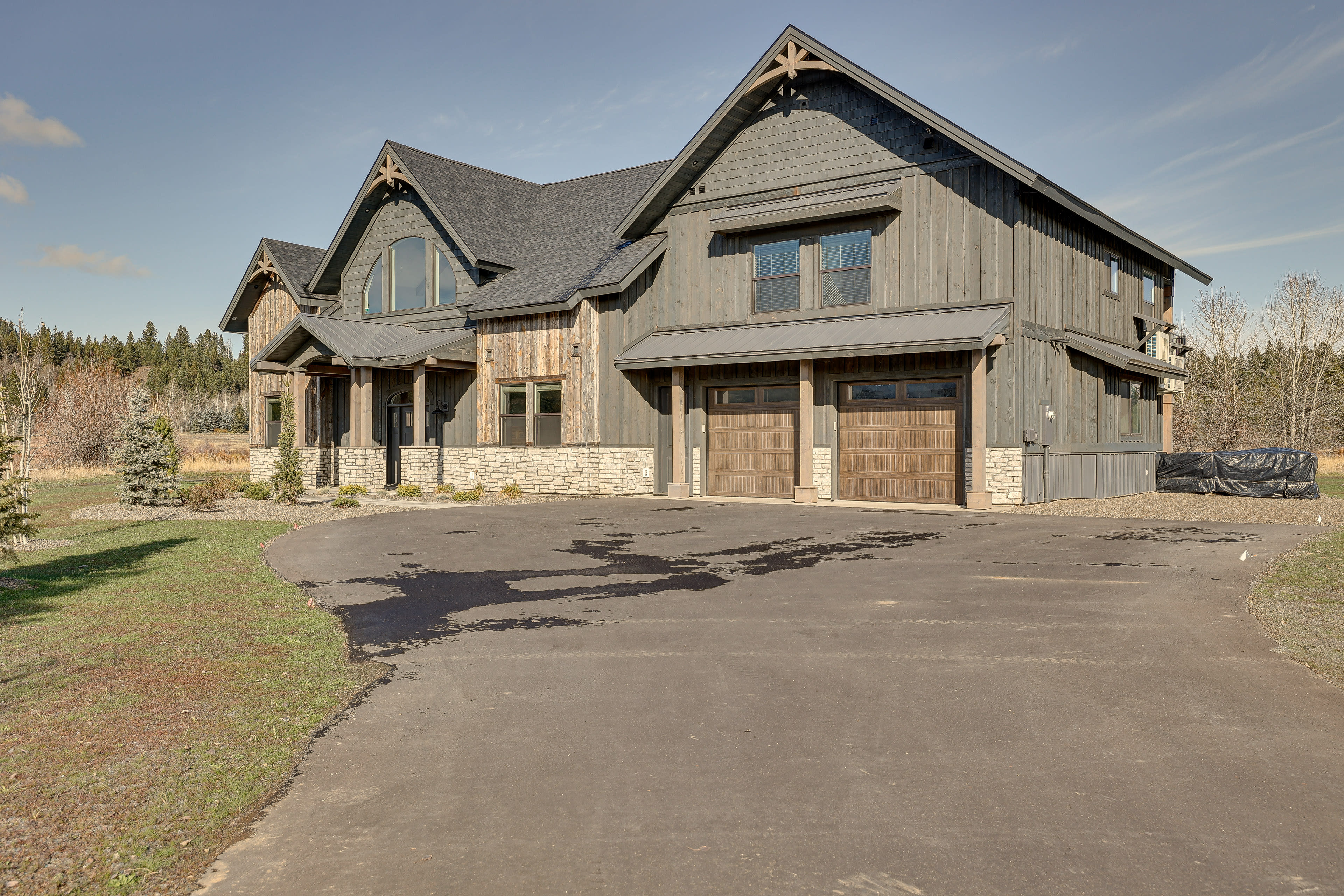 Parking | Garage (2 Vehicles) | Driveway (2 Vehicles) | Overflow Parking