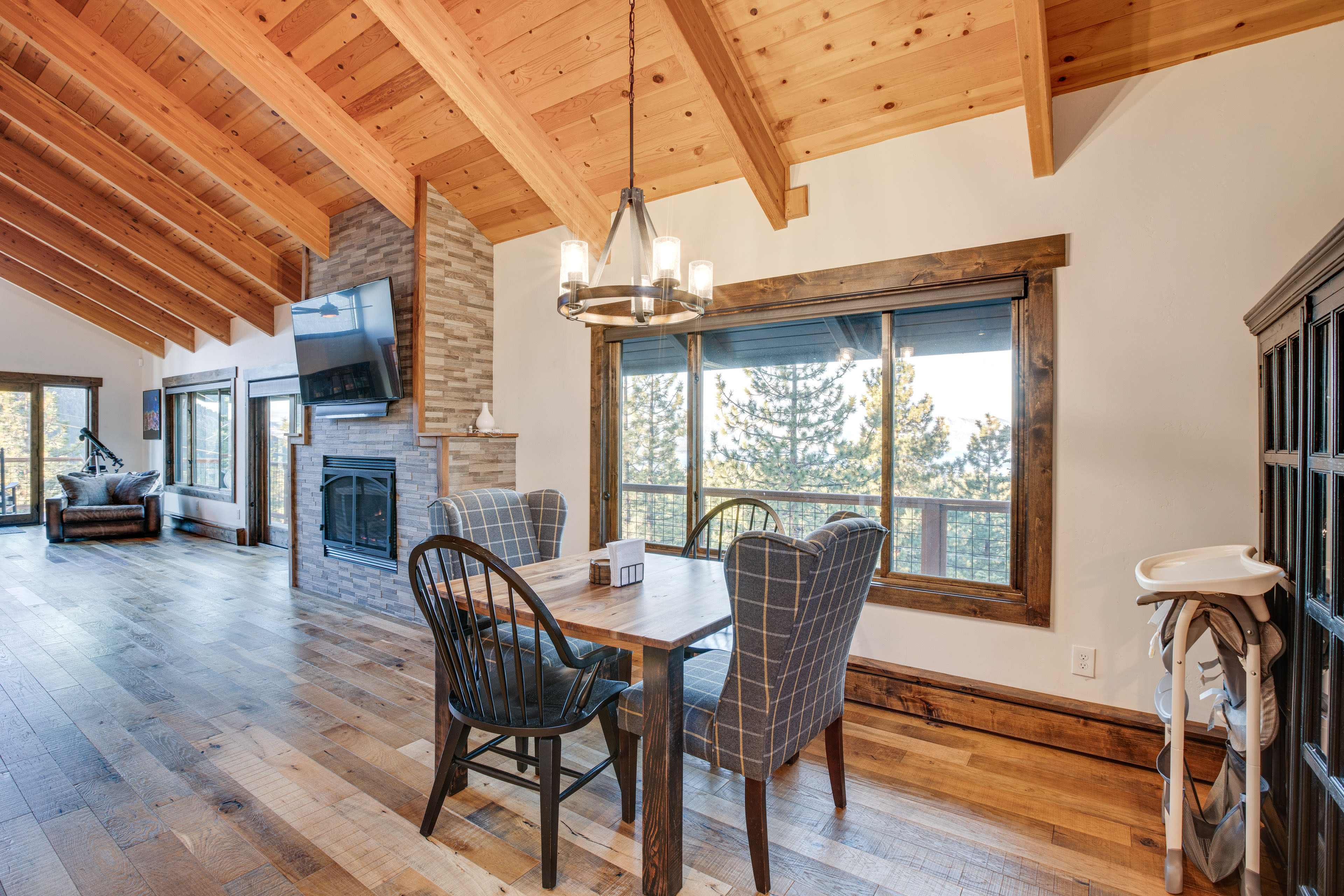 Dining Area | Dishware & Flatware