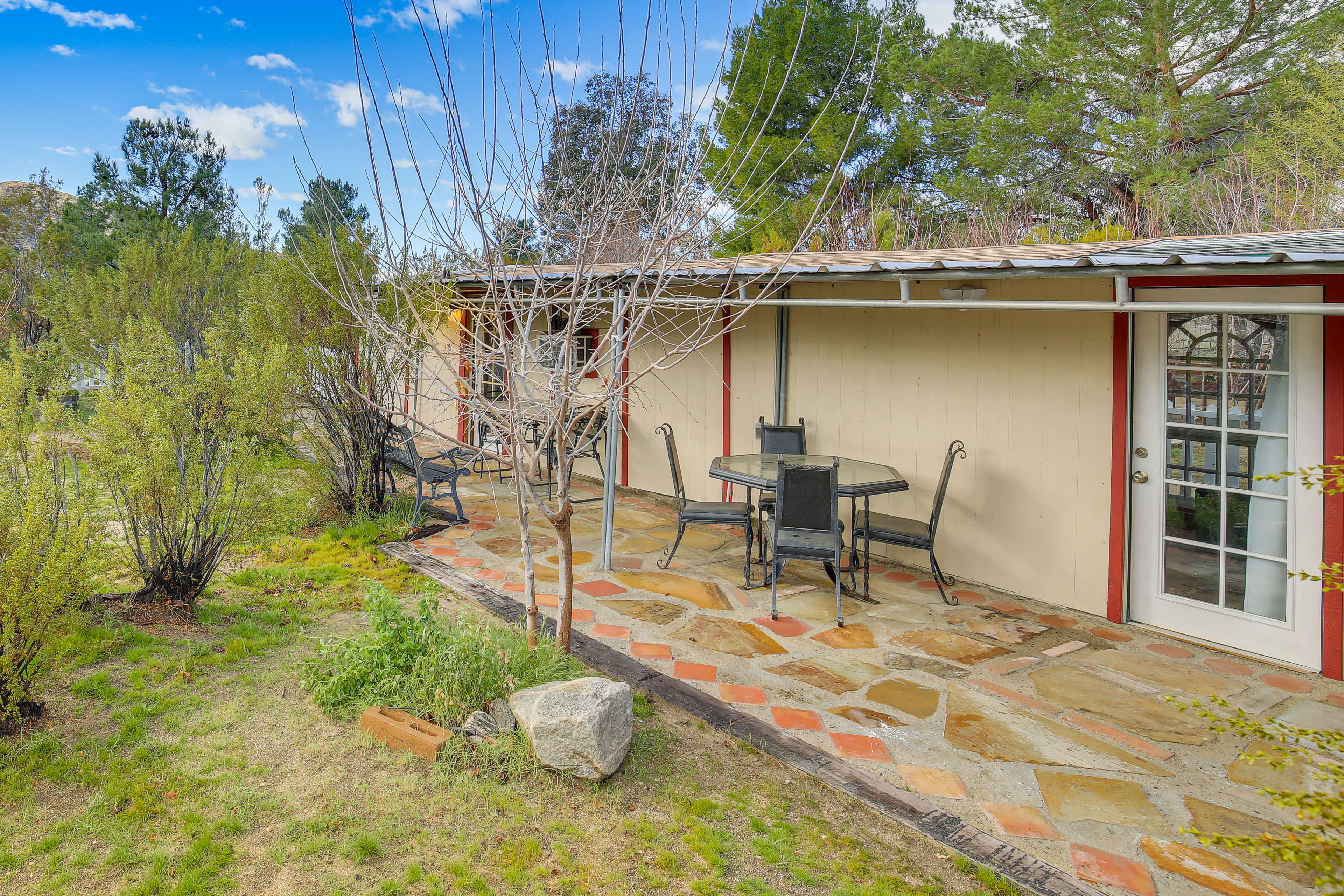 Patio | Outdoor Dining