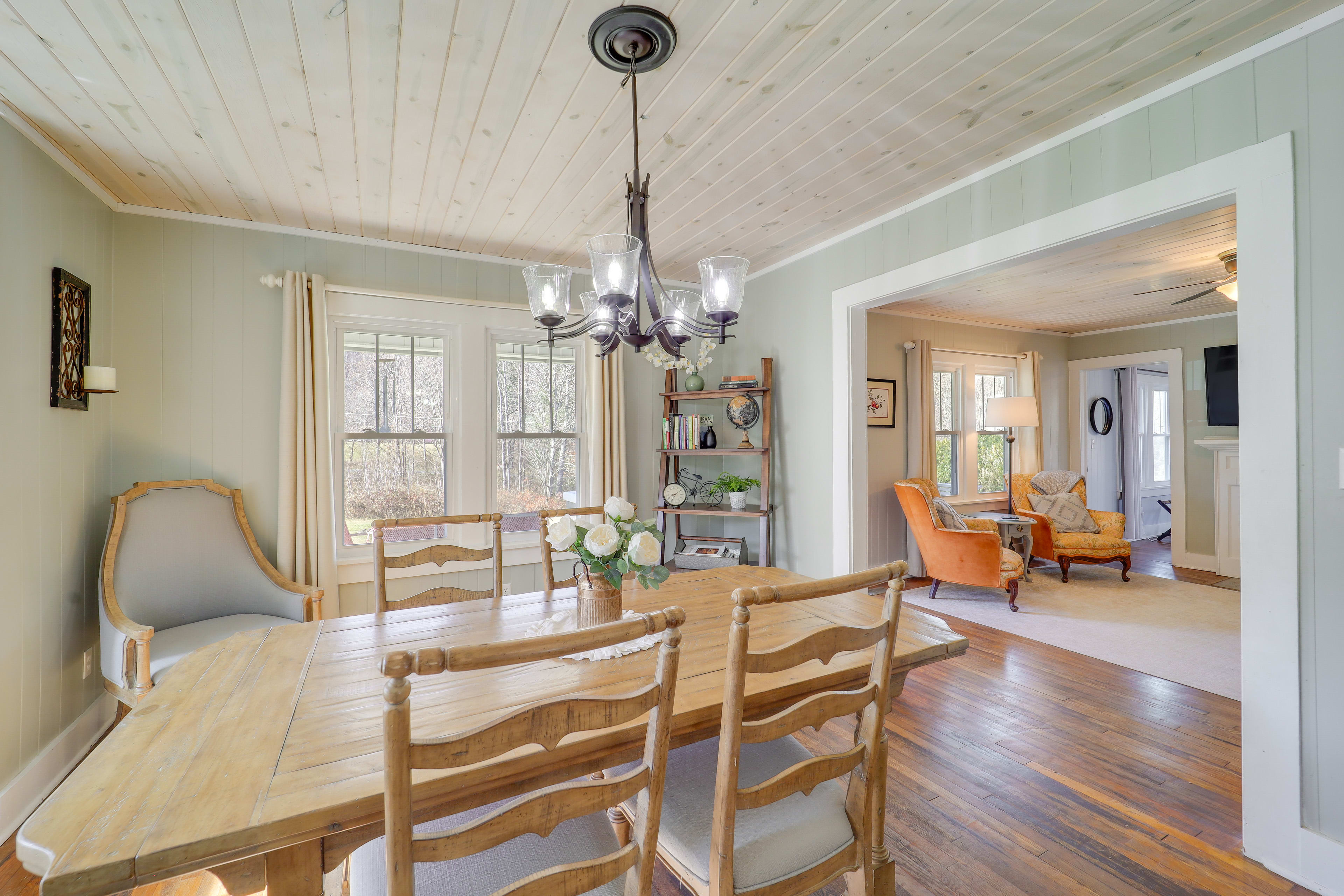 Dining Room | Central A/C + Heating