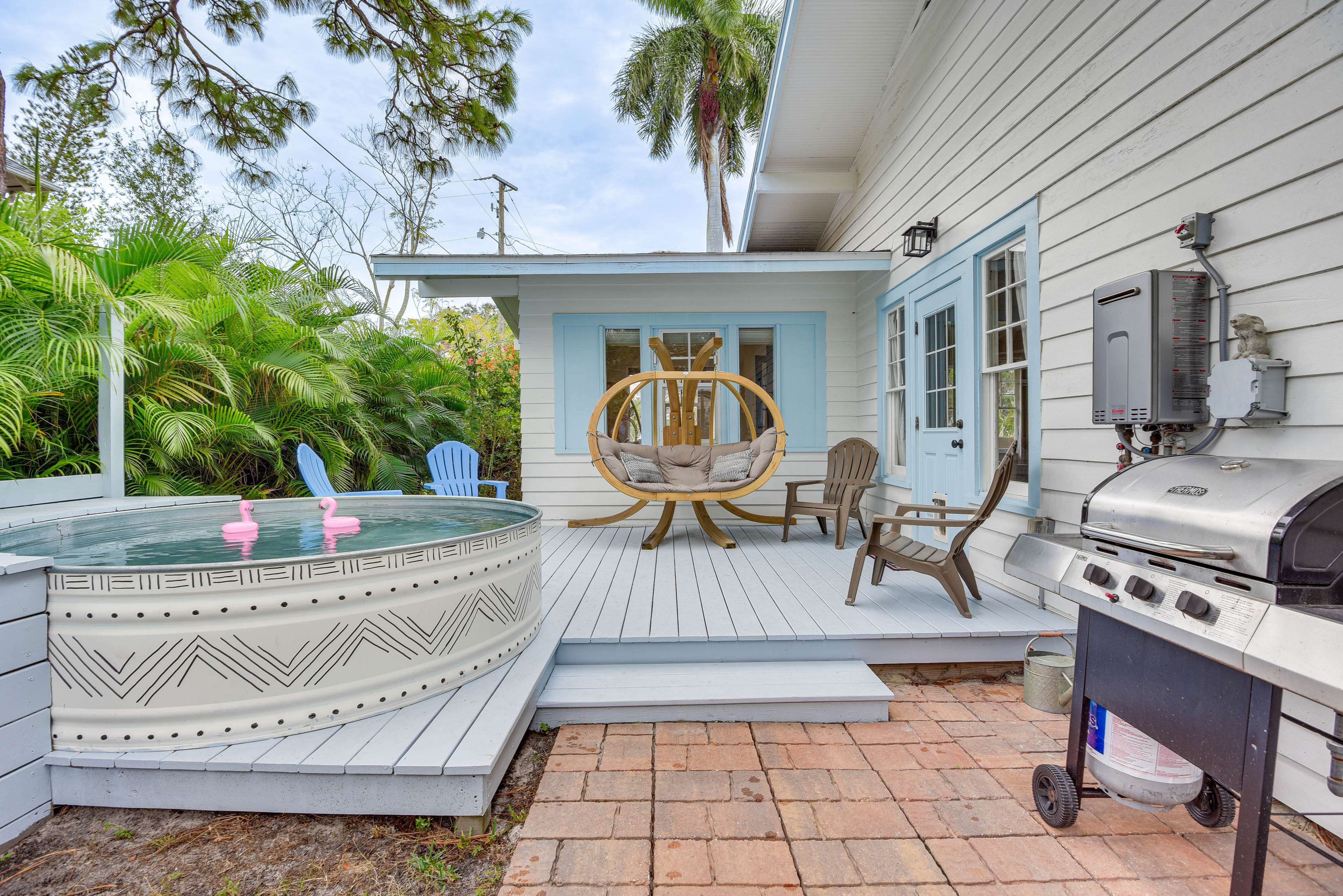 Private Backyard Area | Outdoor Pool