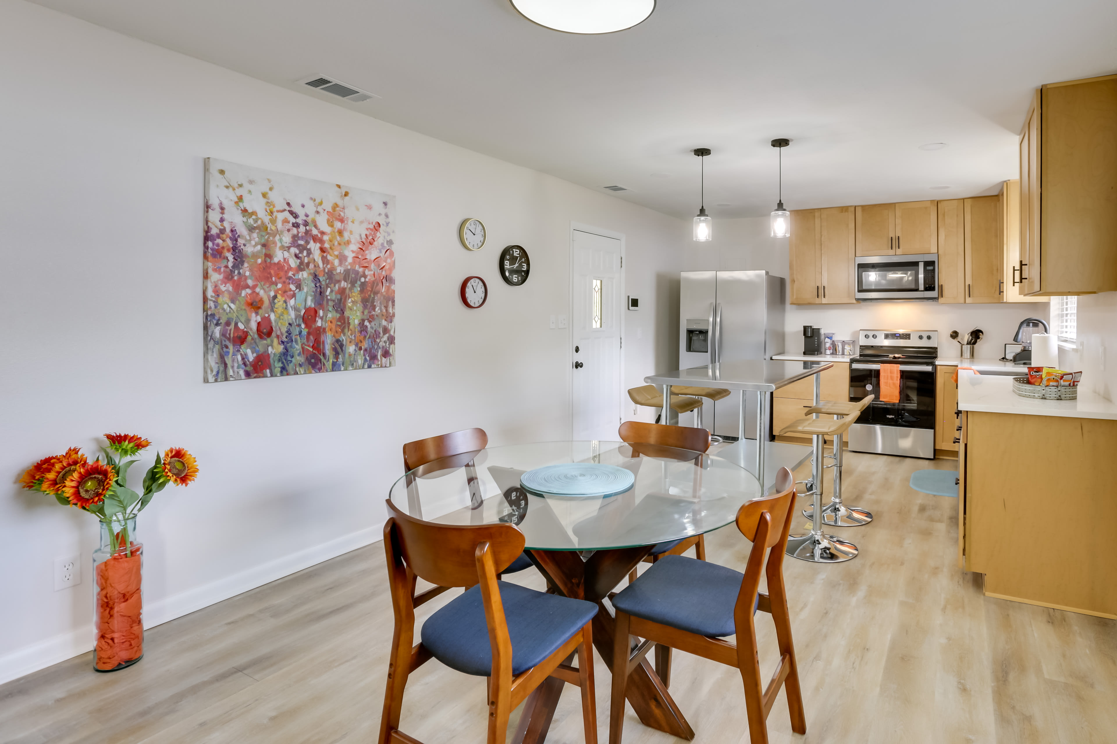 Dining Area | Kitchen