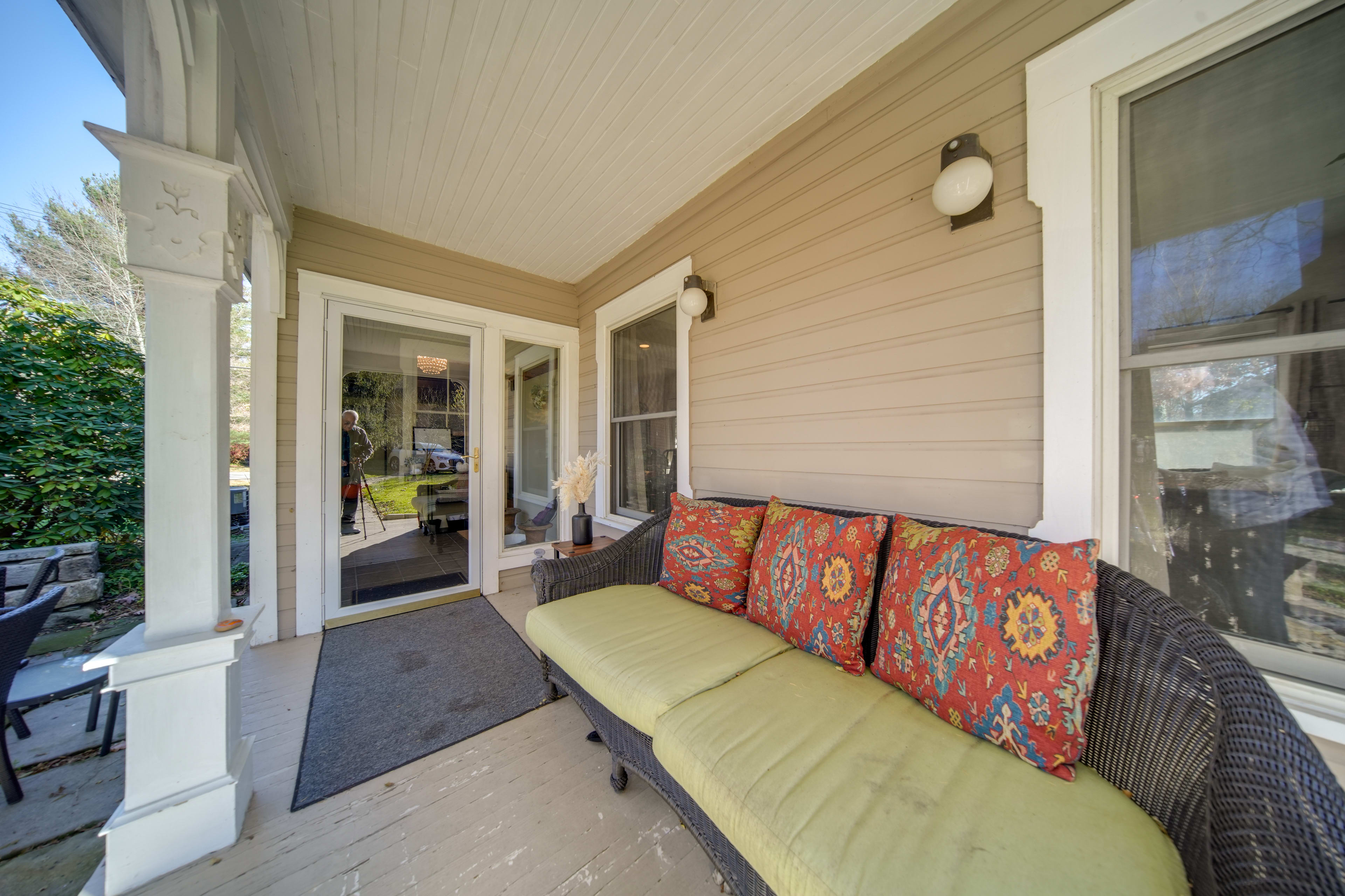 Private Deck | Outdoor Seating