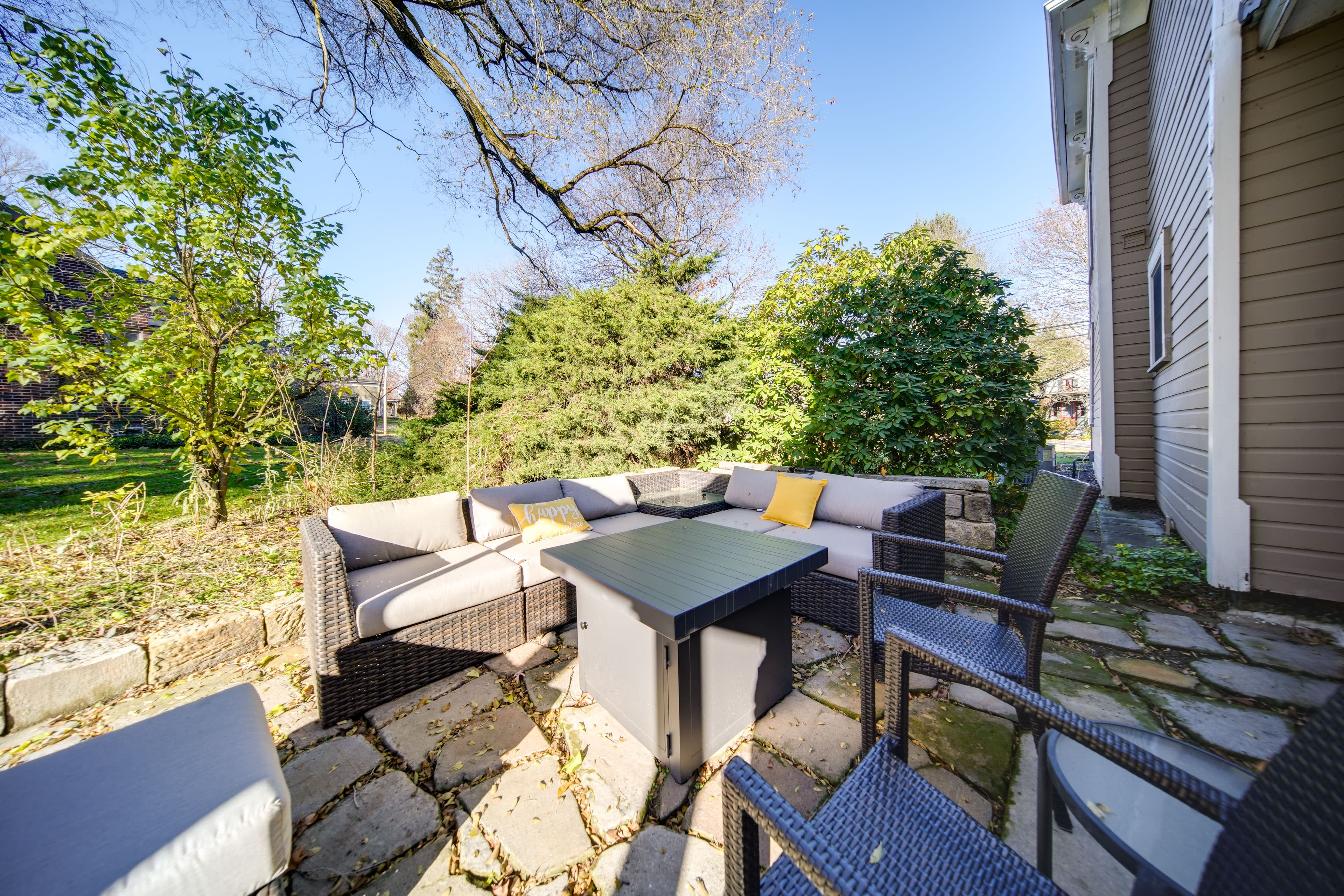 Private Patio | Outdoor Seating | Fire Pit