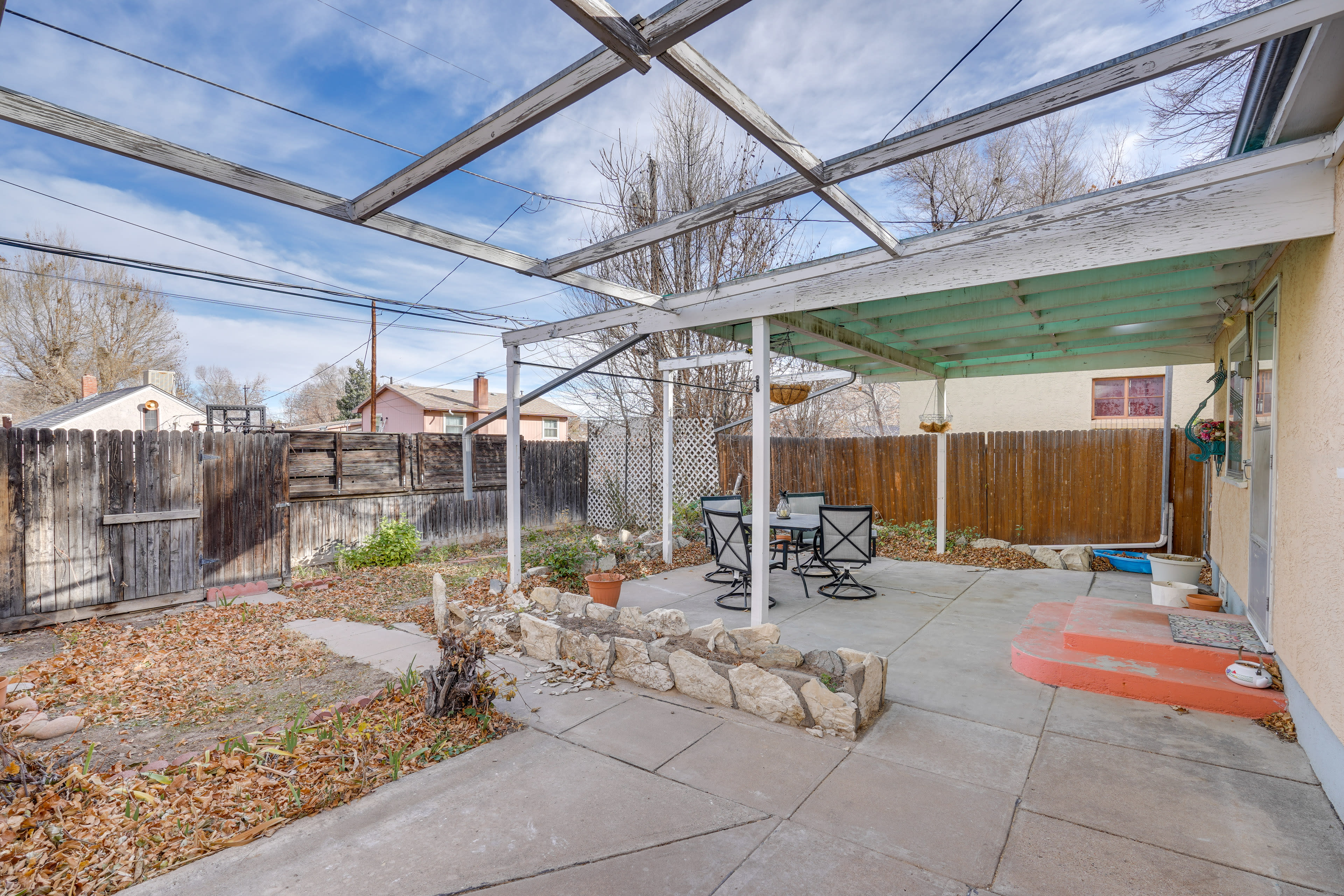 Shared Yard & Patio