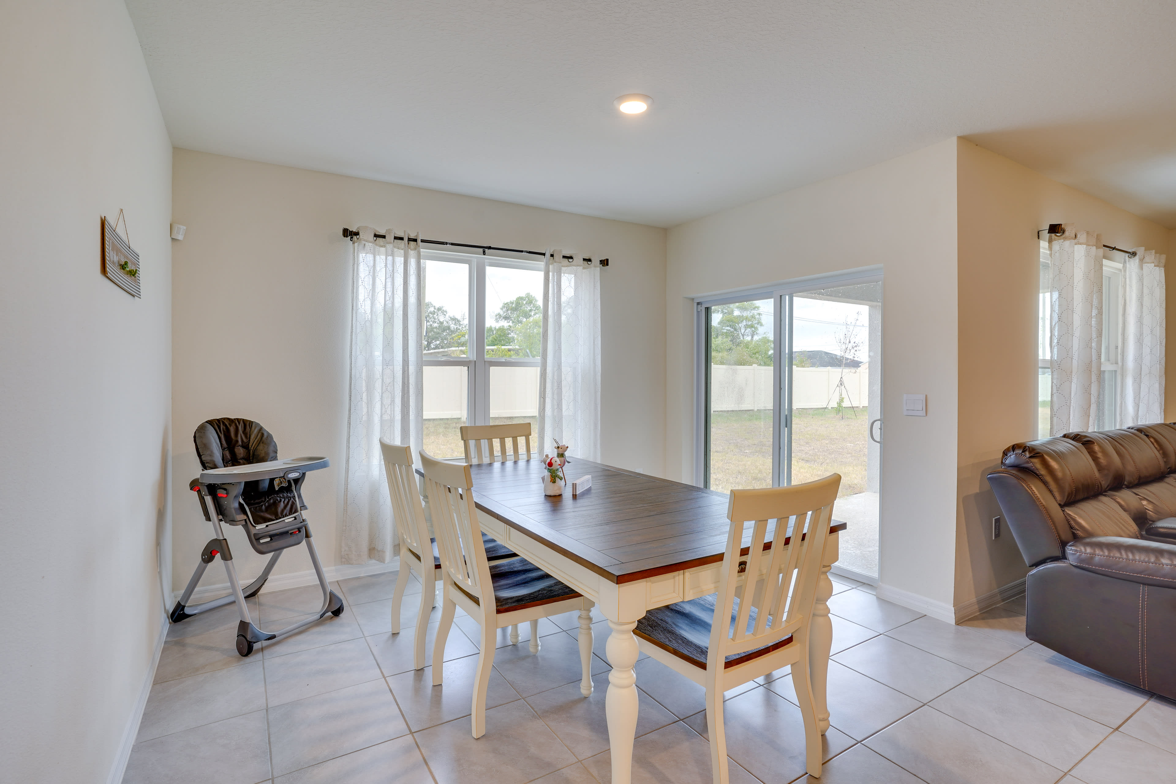 Dining Area | Dishware/Flatware