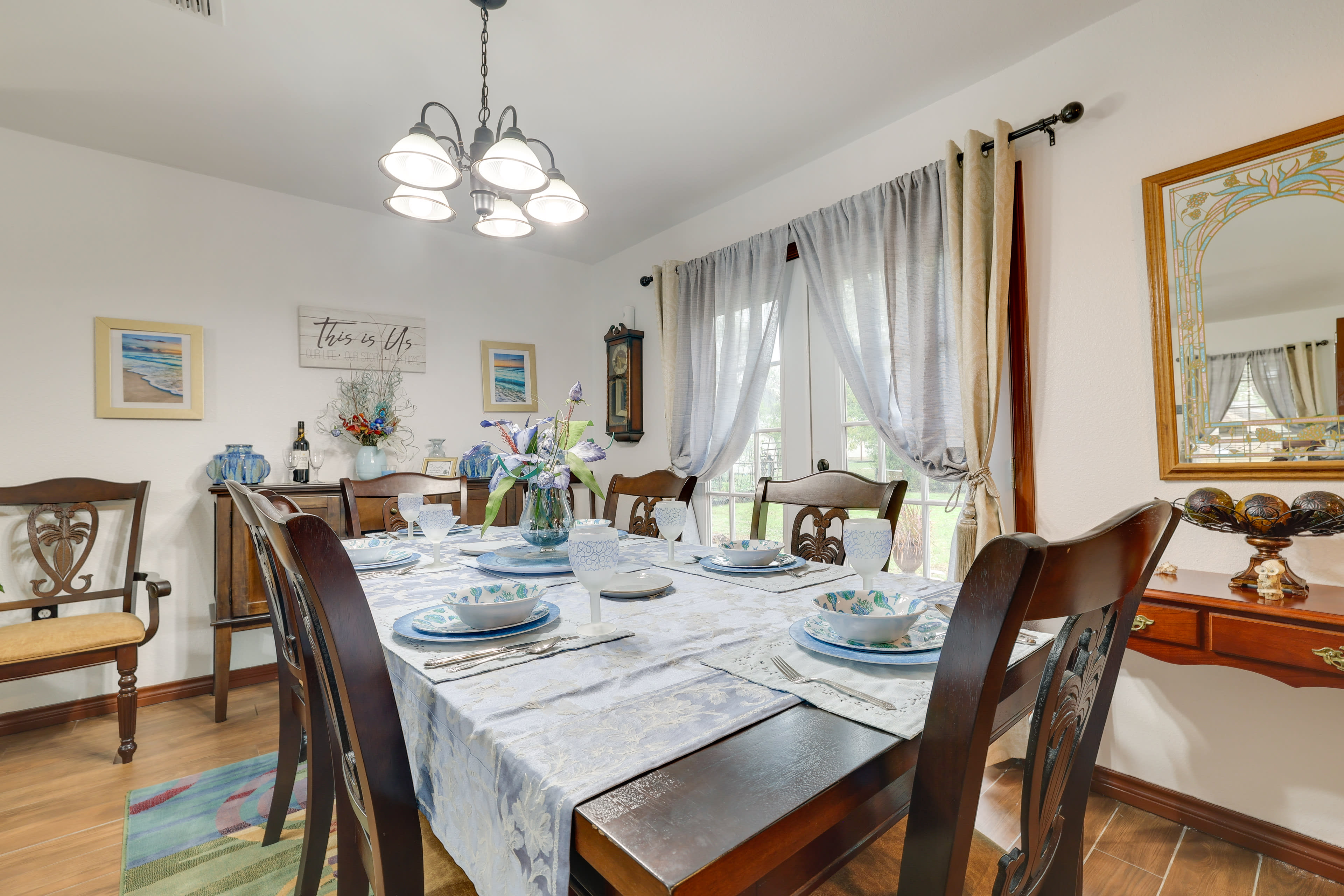 Dining Area | Dishware/Flatware