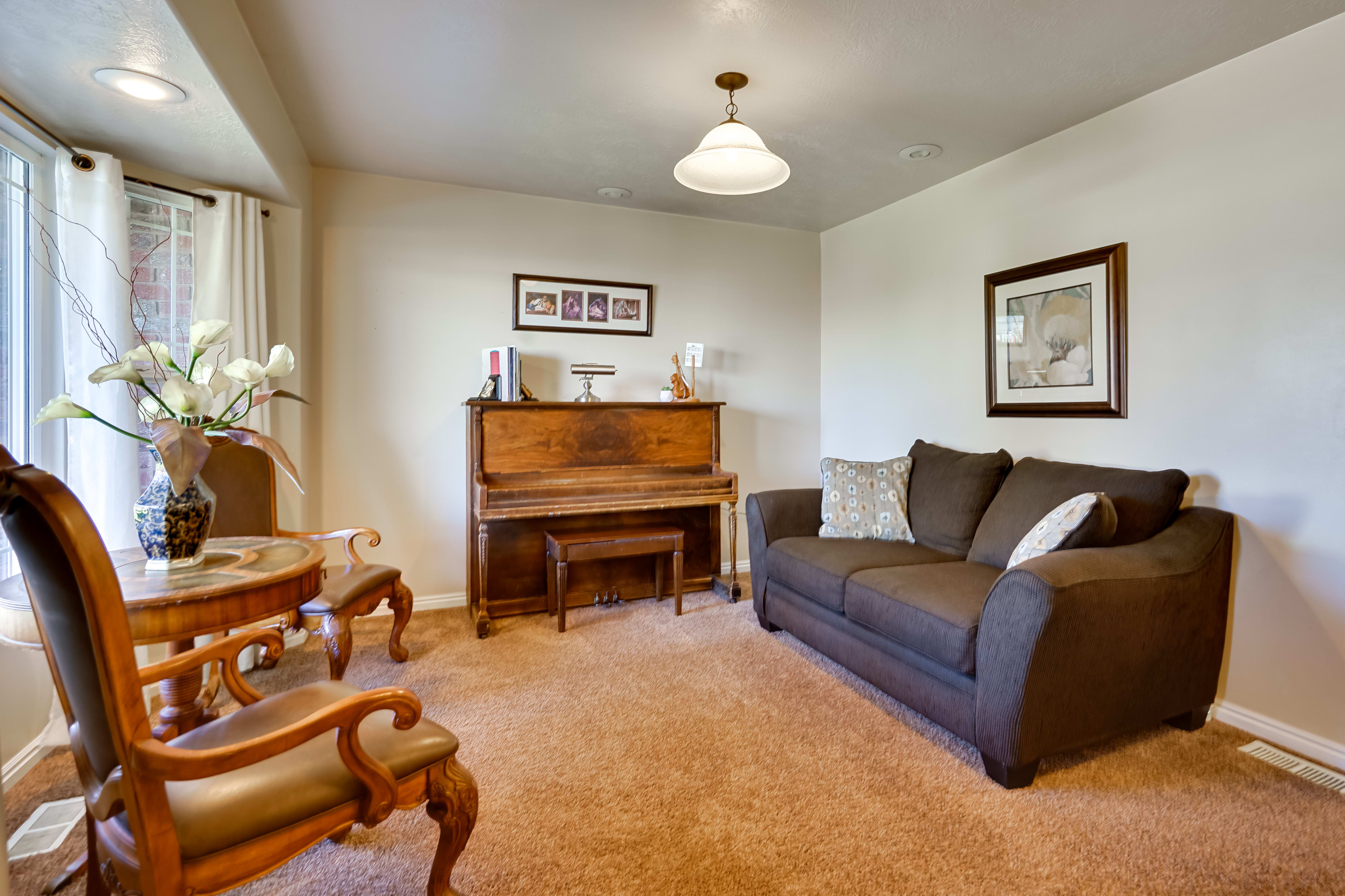 Sitting Room | Piano