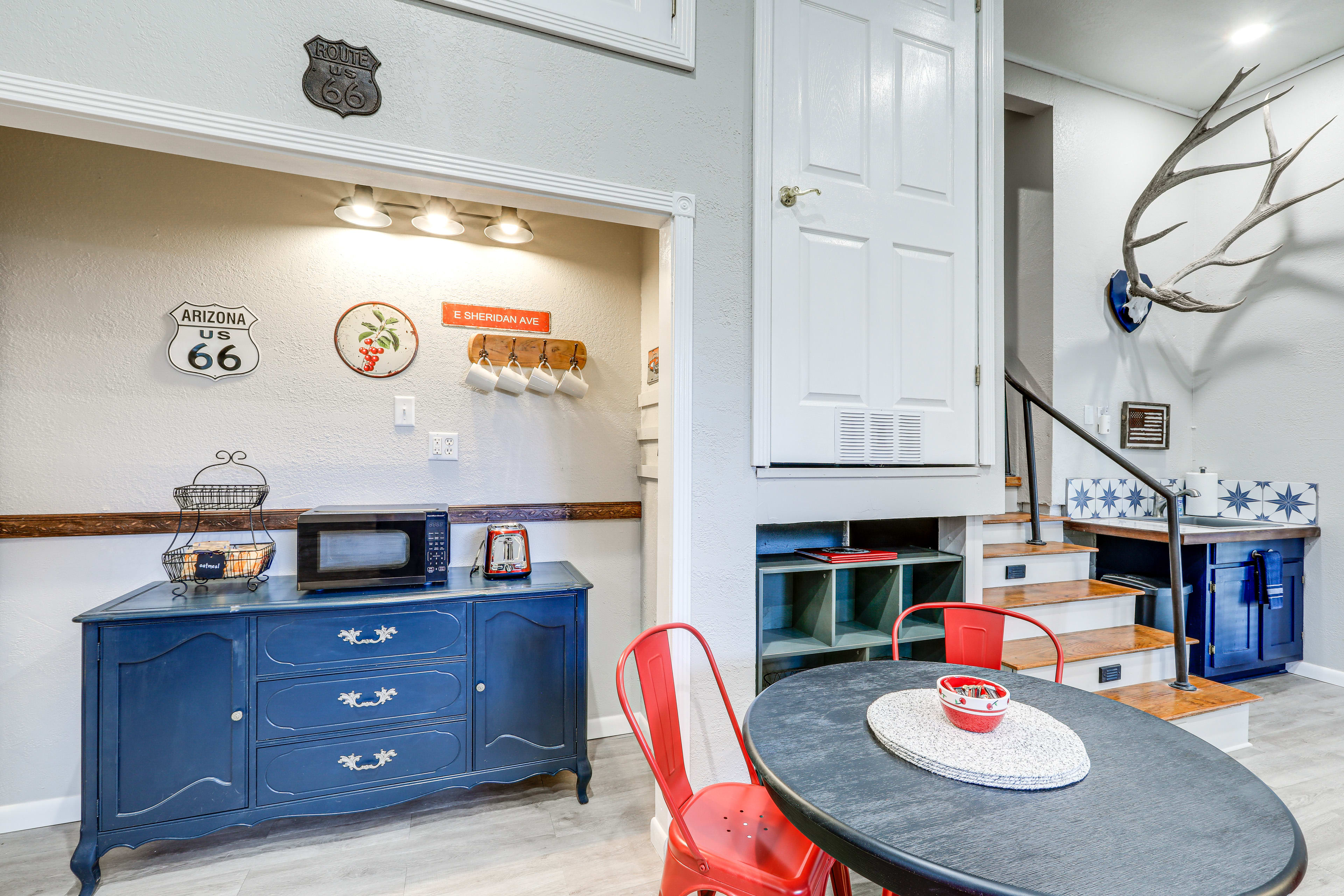 Dining Area | Dishware + Flatware Provided