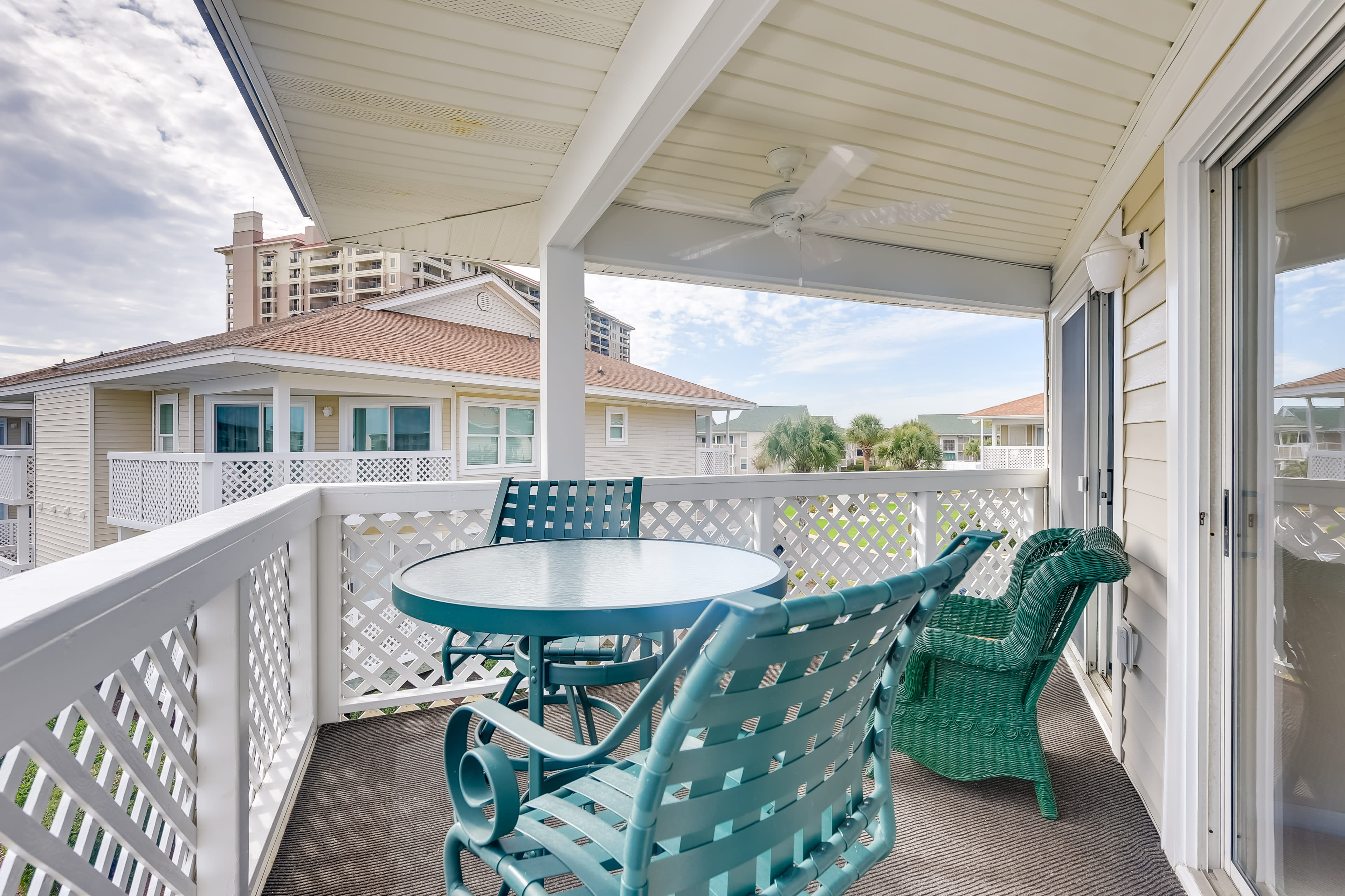 Private Balcony | Dining Area | Beach Chairs Provided