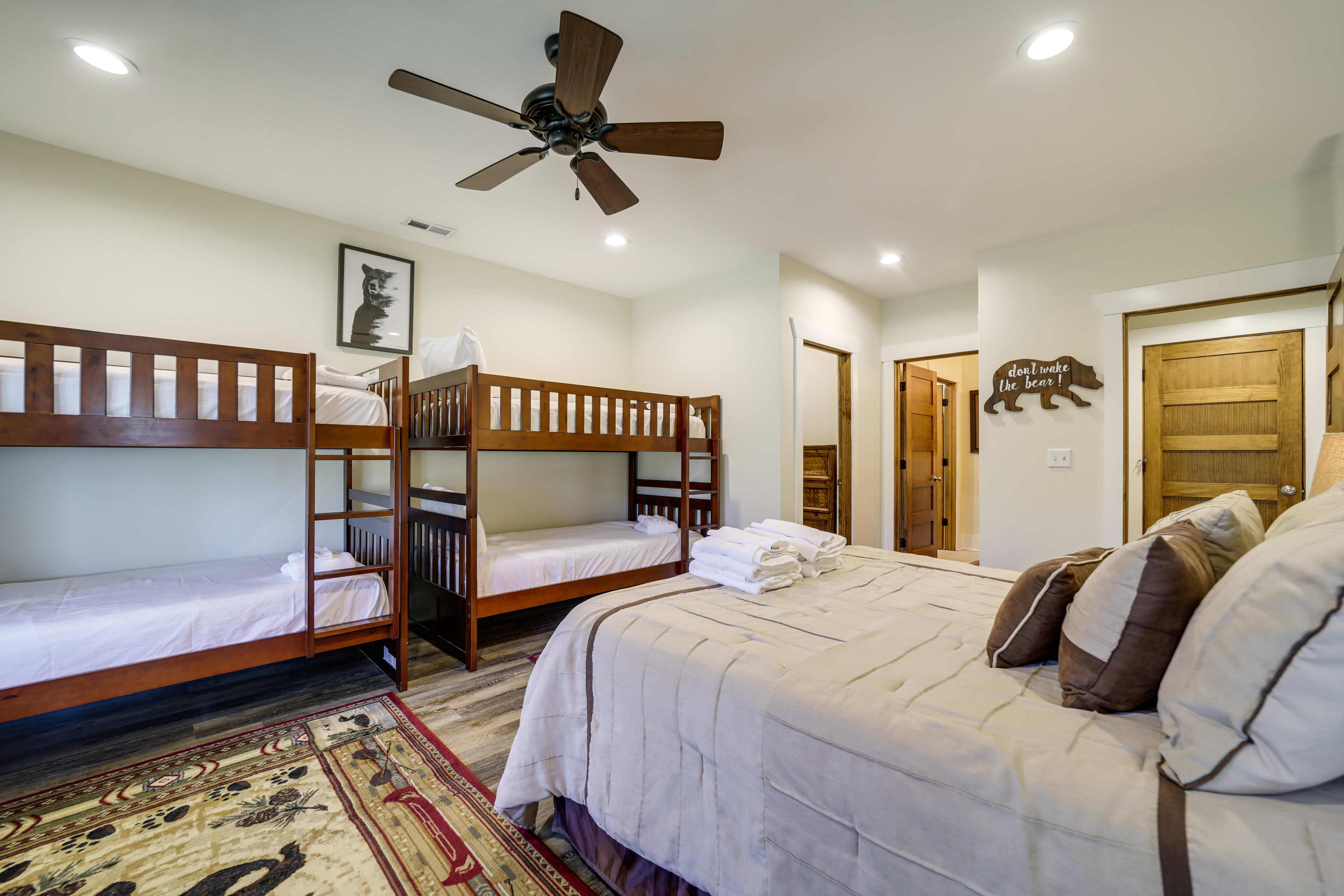 Bedroom 3 | Queen Bed | 2 Twin Bunk Beds