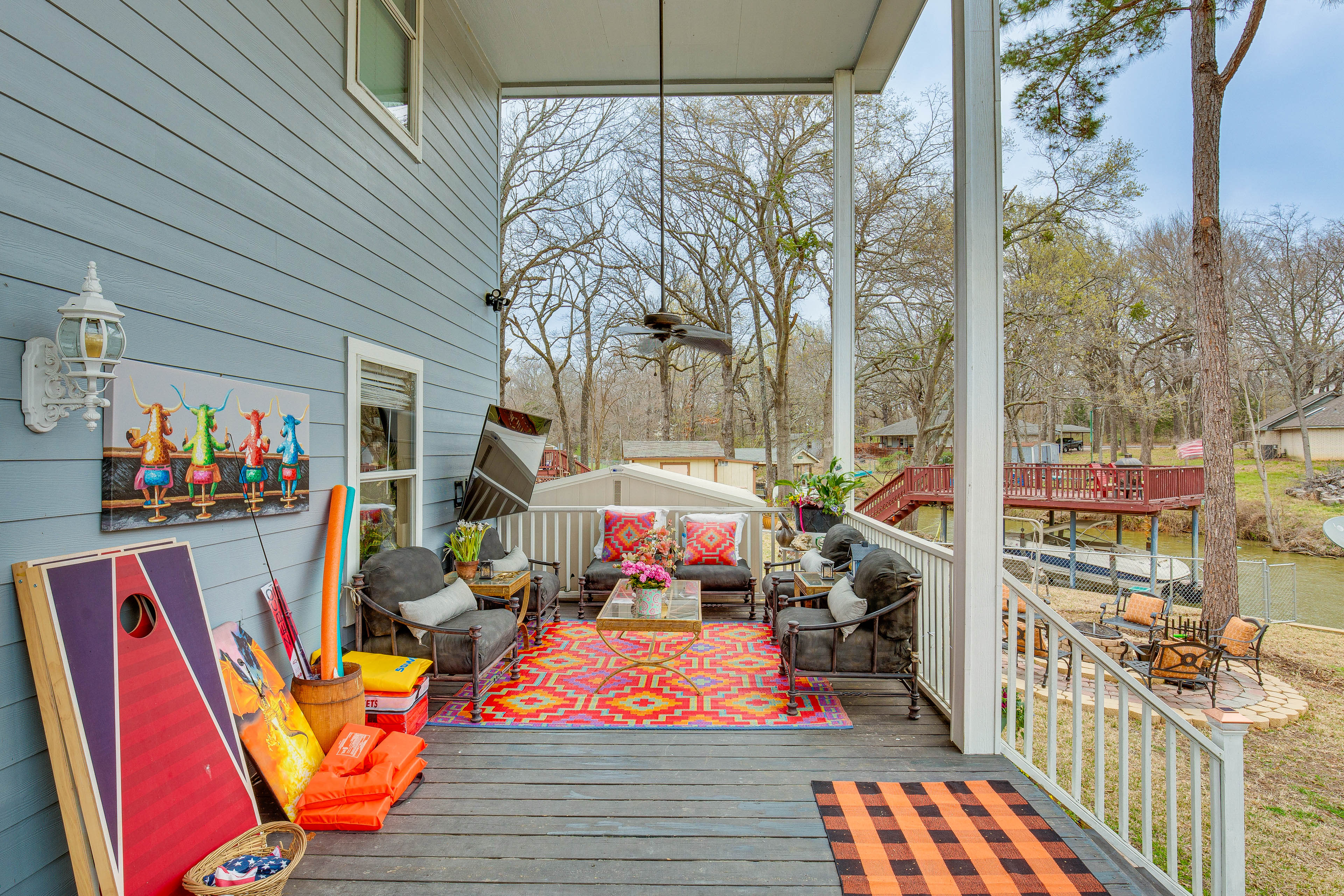 Deck | Smart TV | Ceiling Fans | Outdoor Seating & Dining