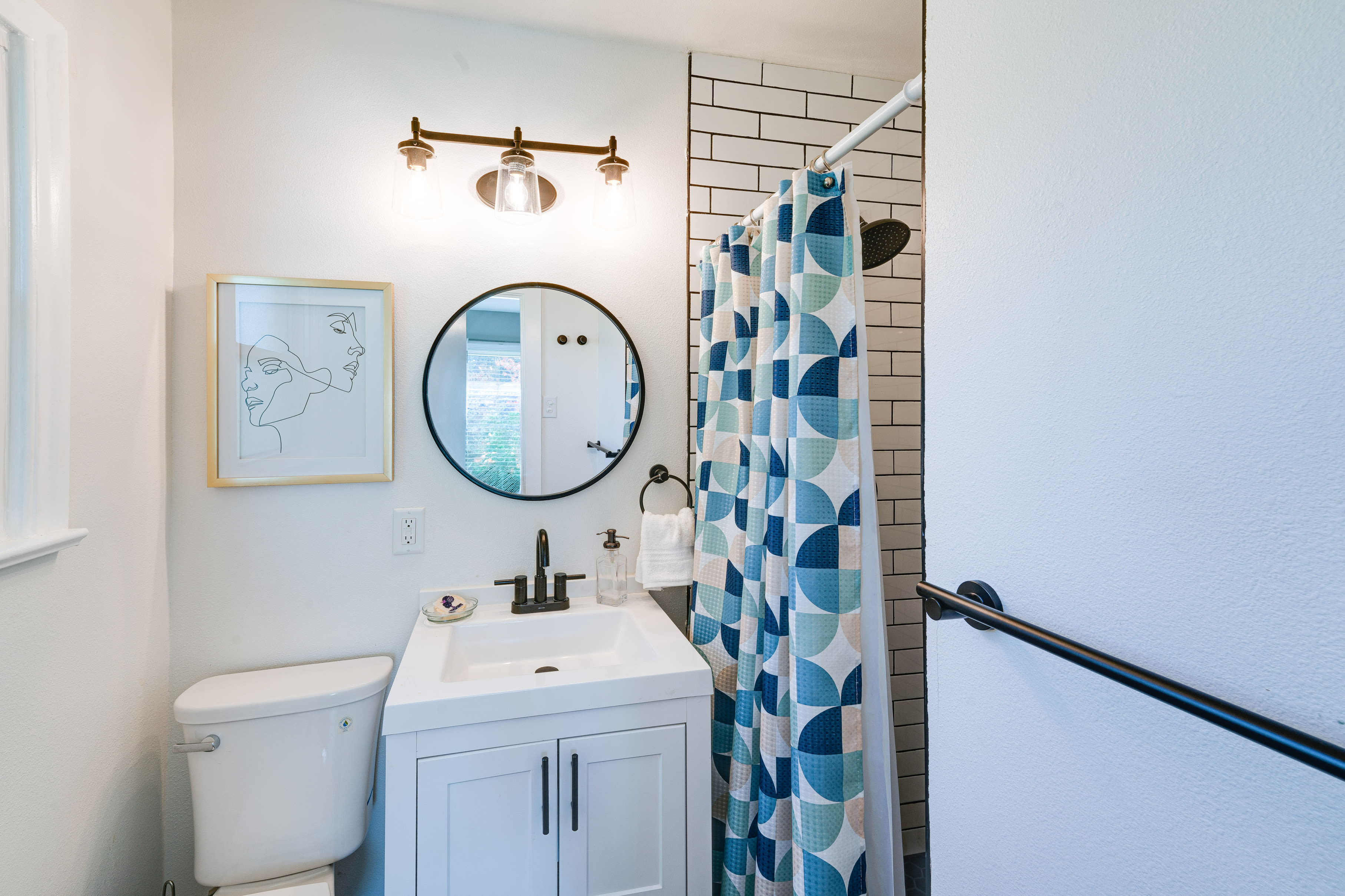 En-Suite Bathroom | Towels Provided