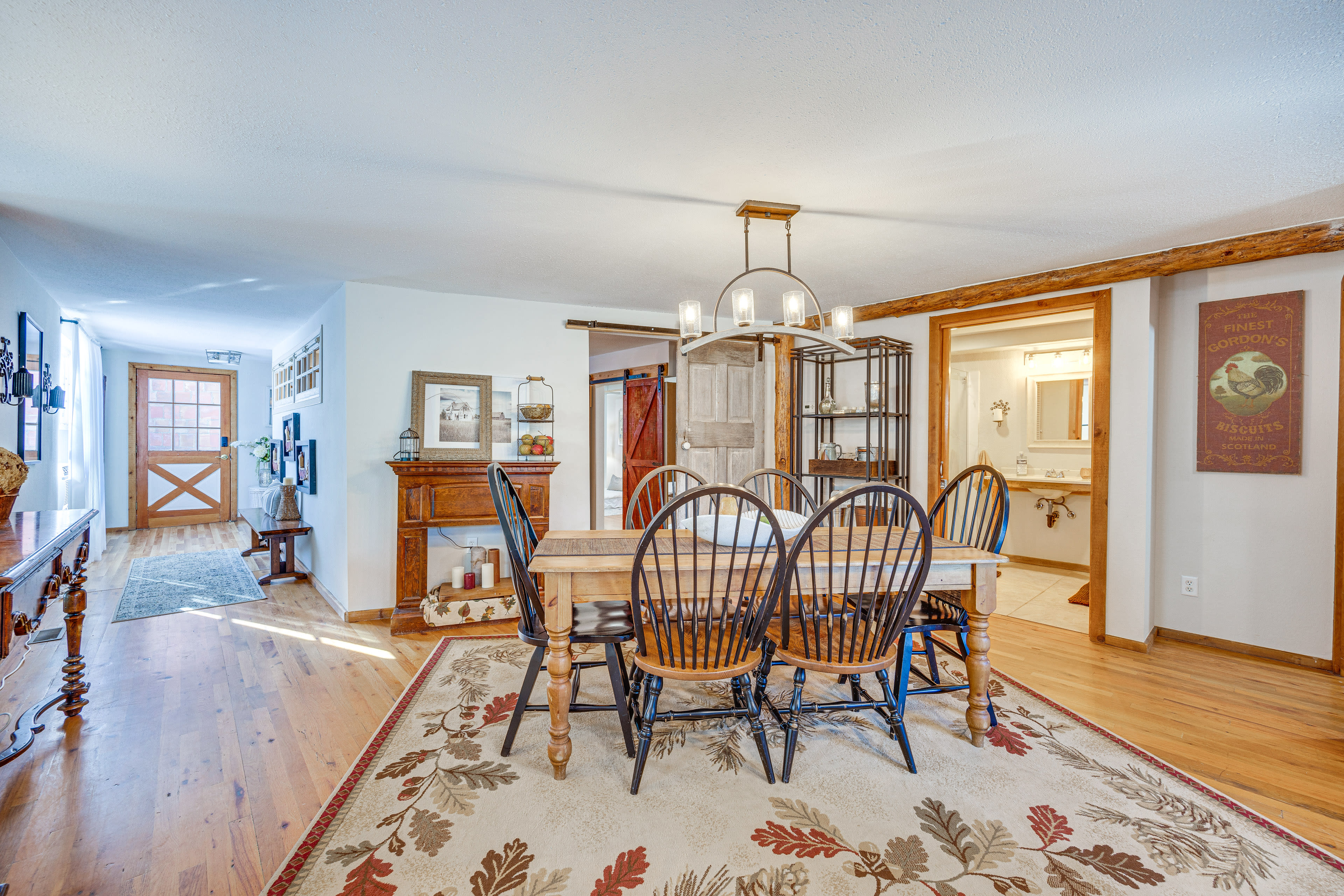 Dining Area | Dishware/Flatware