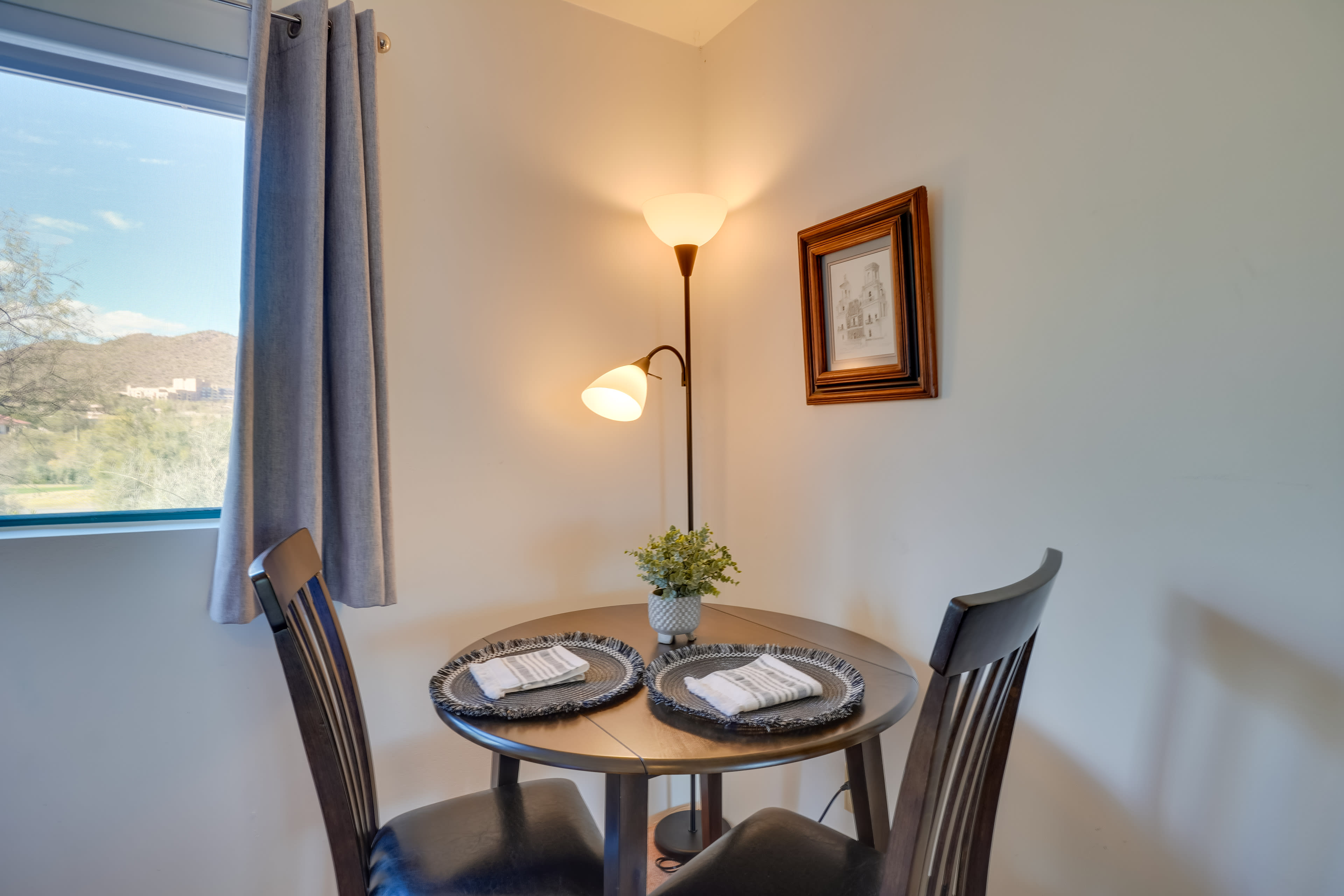 Dining Area | Free WiFi | Central A/C