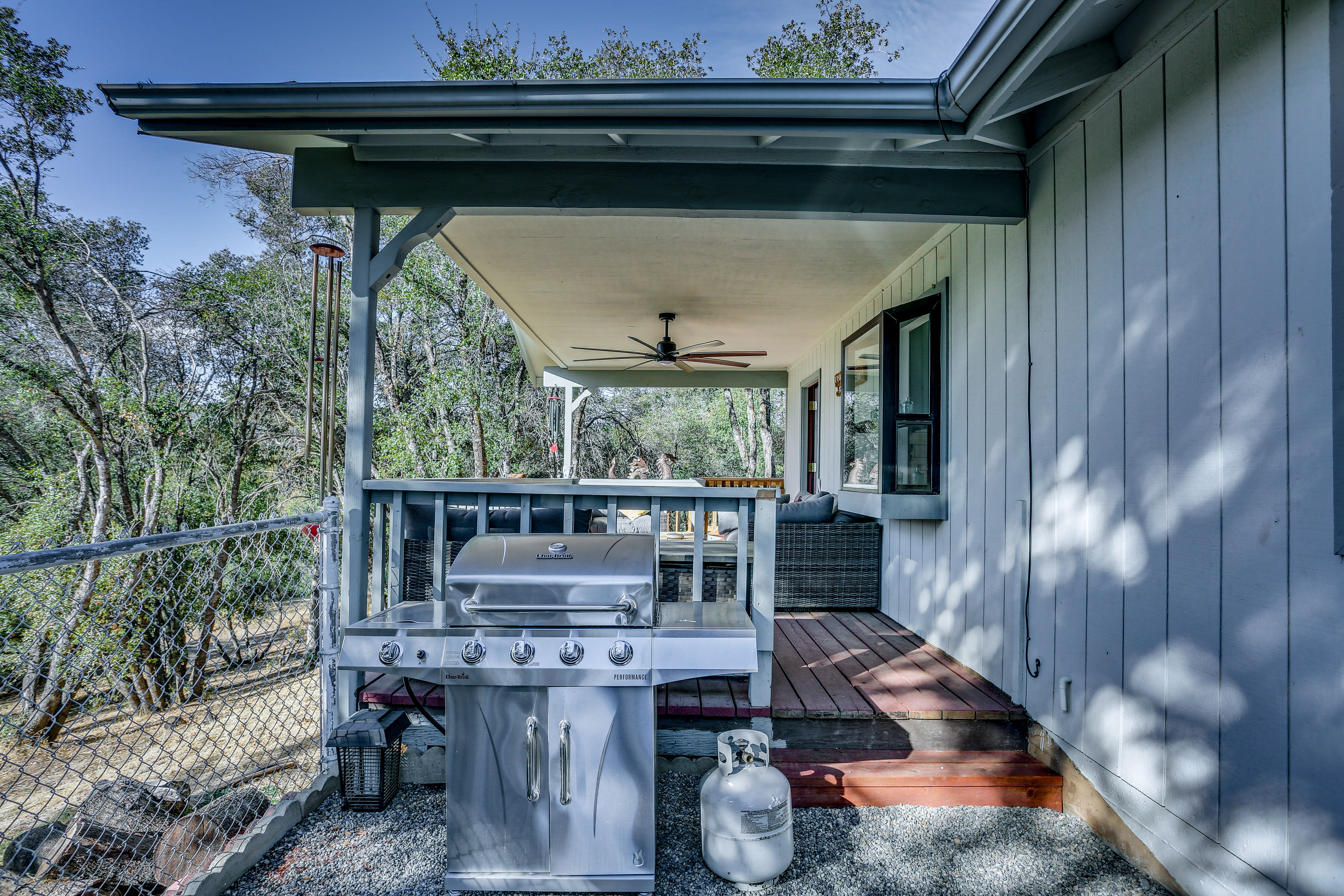 Home Exterior | Gas Grill | Fire Pit